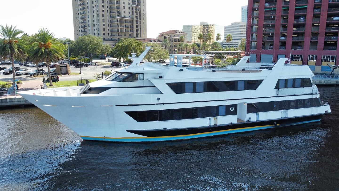 PARTY BOAT 125 in Caribbean — view 3