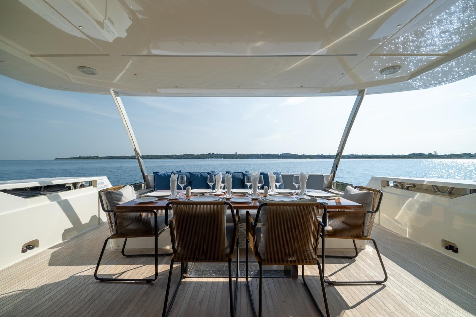 FERRETTI 88 in East Coast United States — view 6