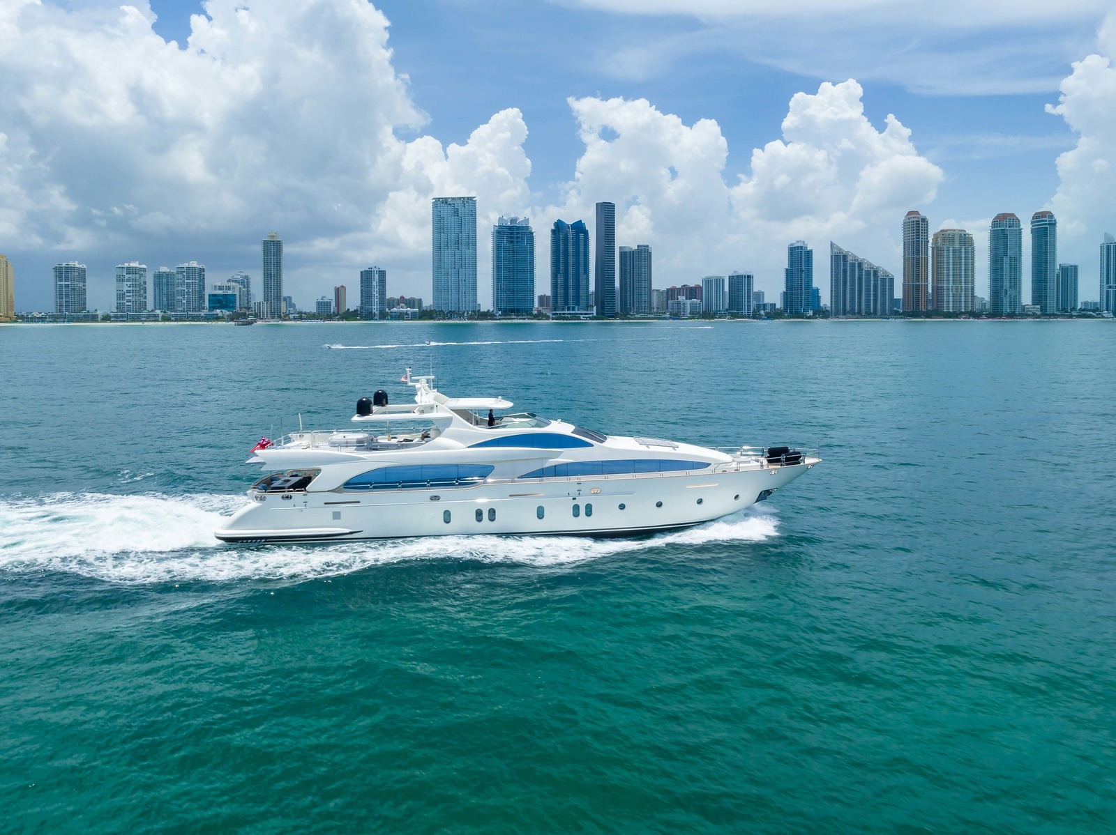 AZIMUT 116 — Azimut Motor Yacht, 35.36m, charter in East Coast United States
