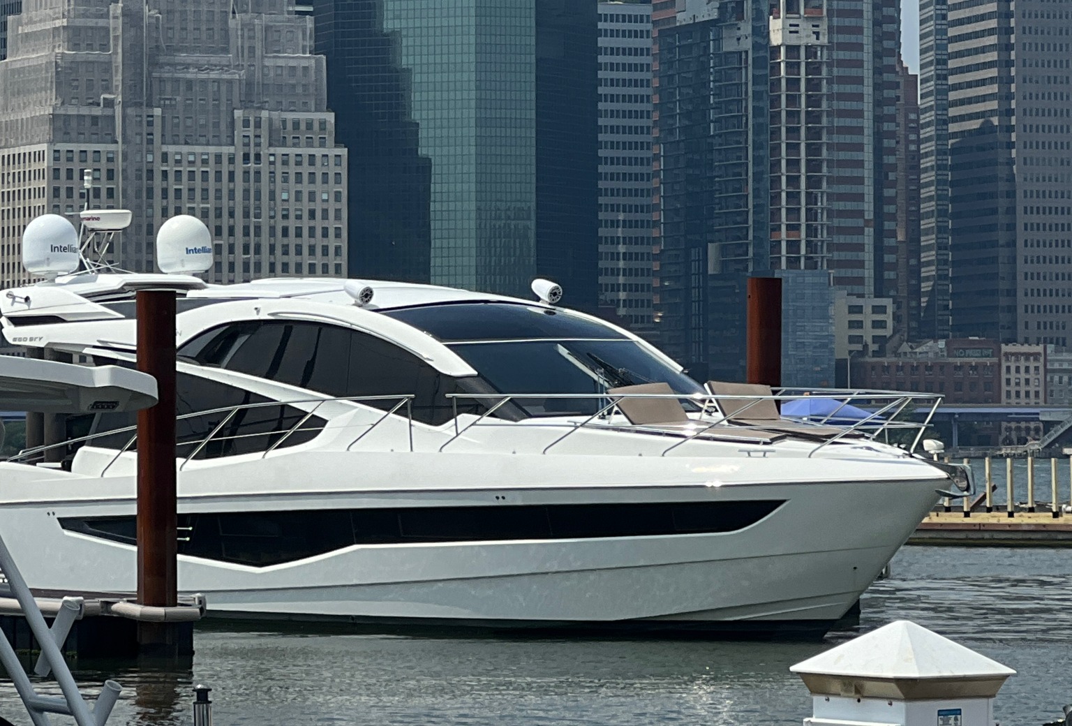 GALEON 560 SKY 56 in East Coast United States — view 3