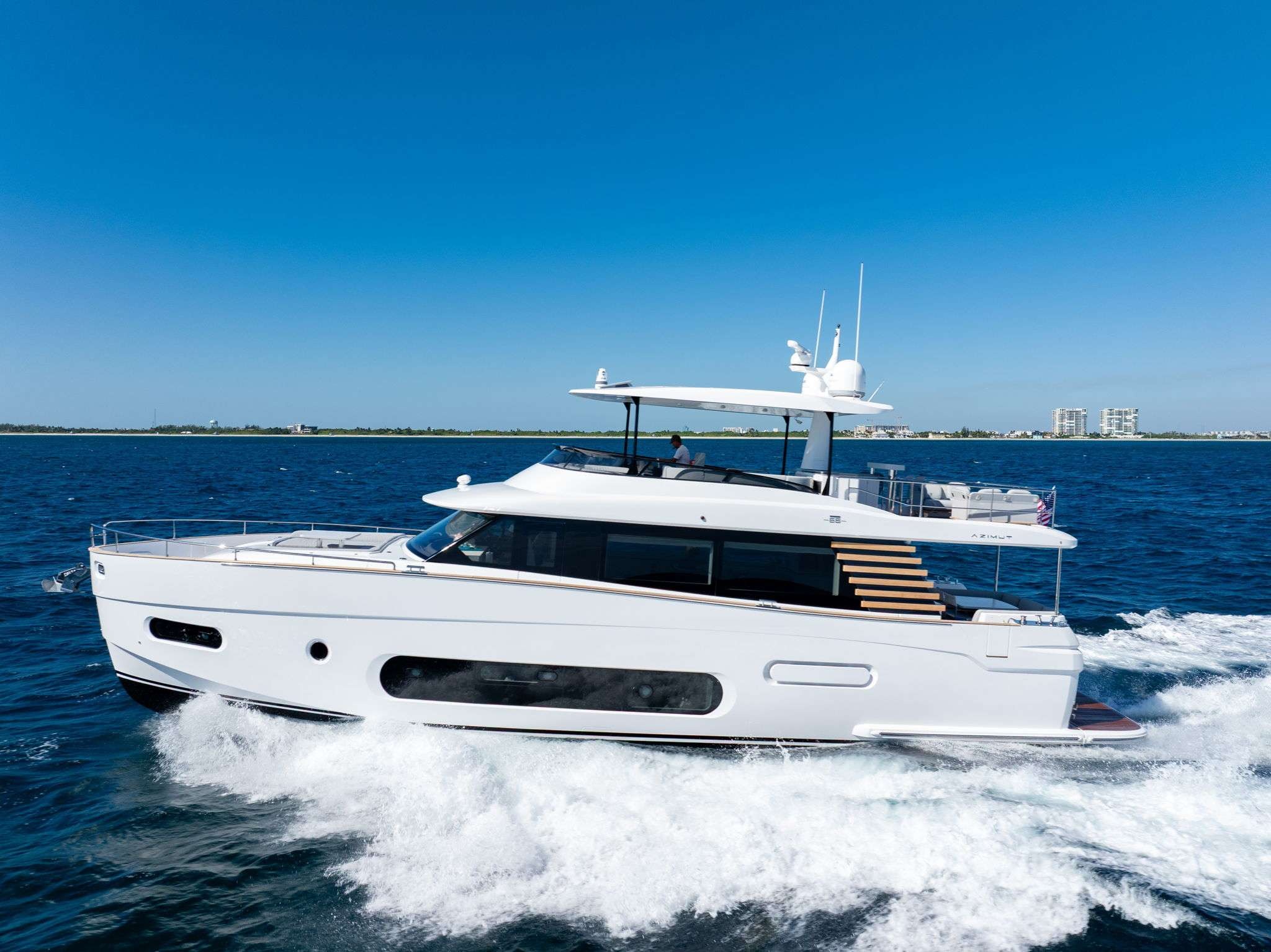 AZIMUT 68 20.73m Azimut luxury charter yacht in East Coast United States