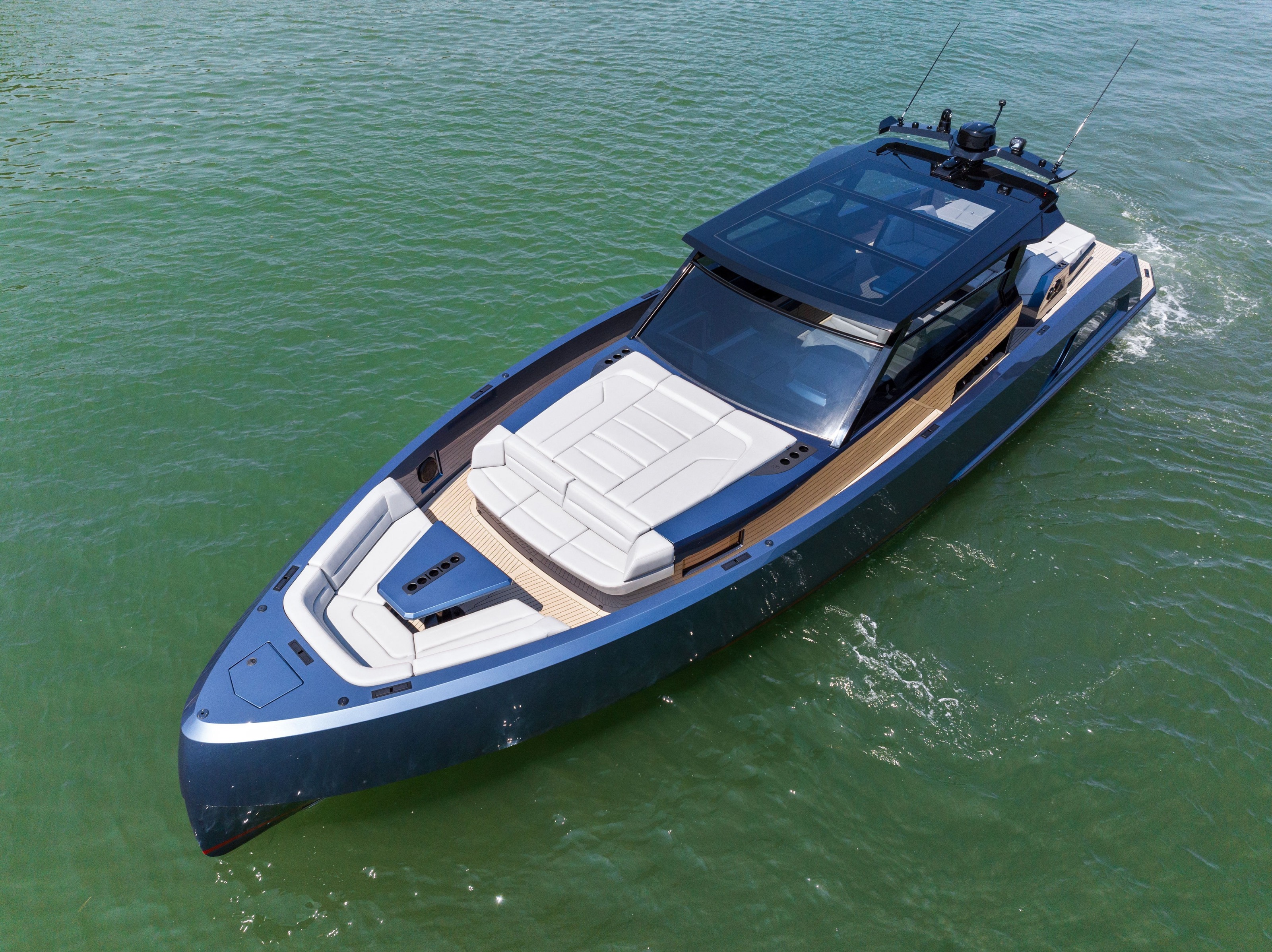 VANQUISH 52 in East Coast United States — view 6