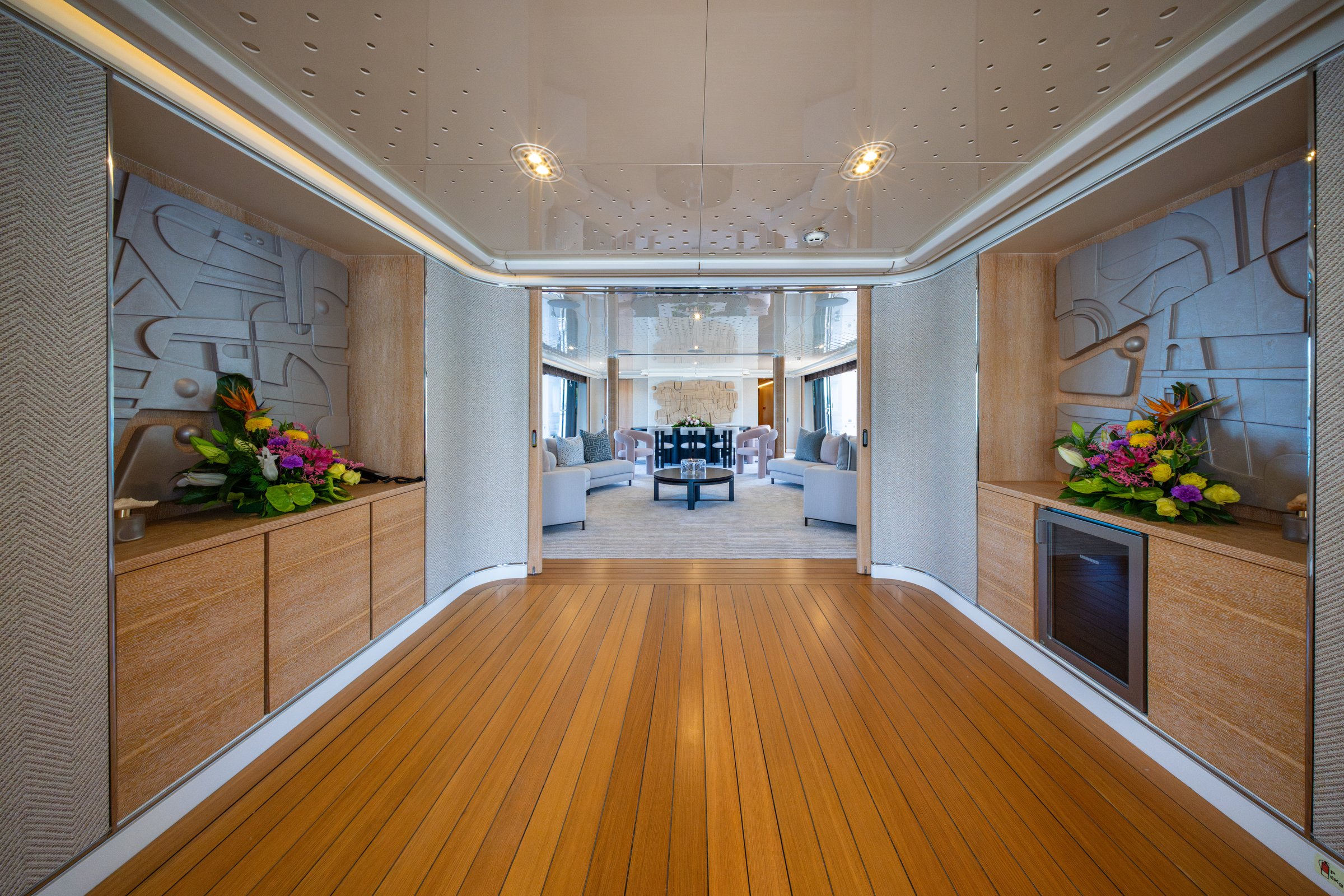 Entrance lobby of AQUARIUS looking through to the main salon