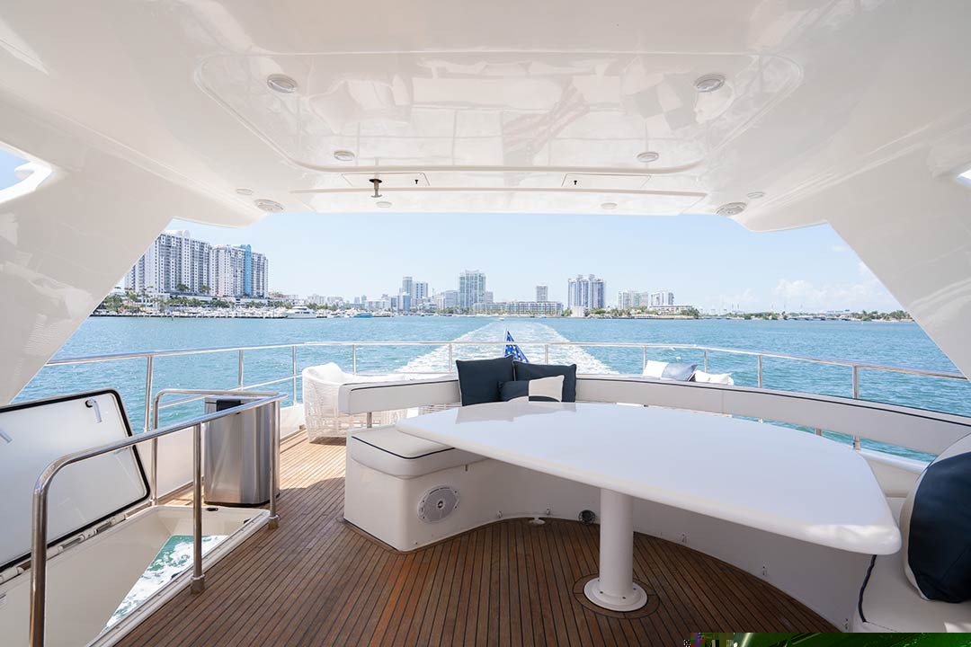 FERRETTI 80 in East Coast United States — view 3