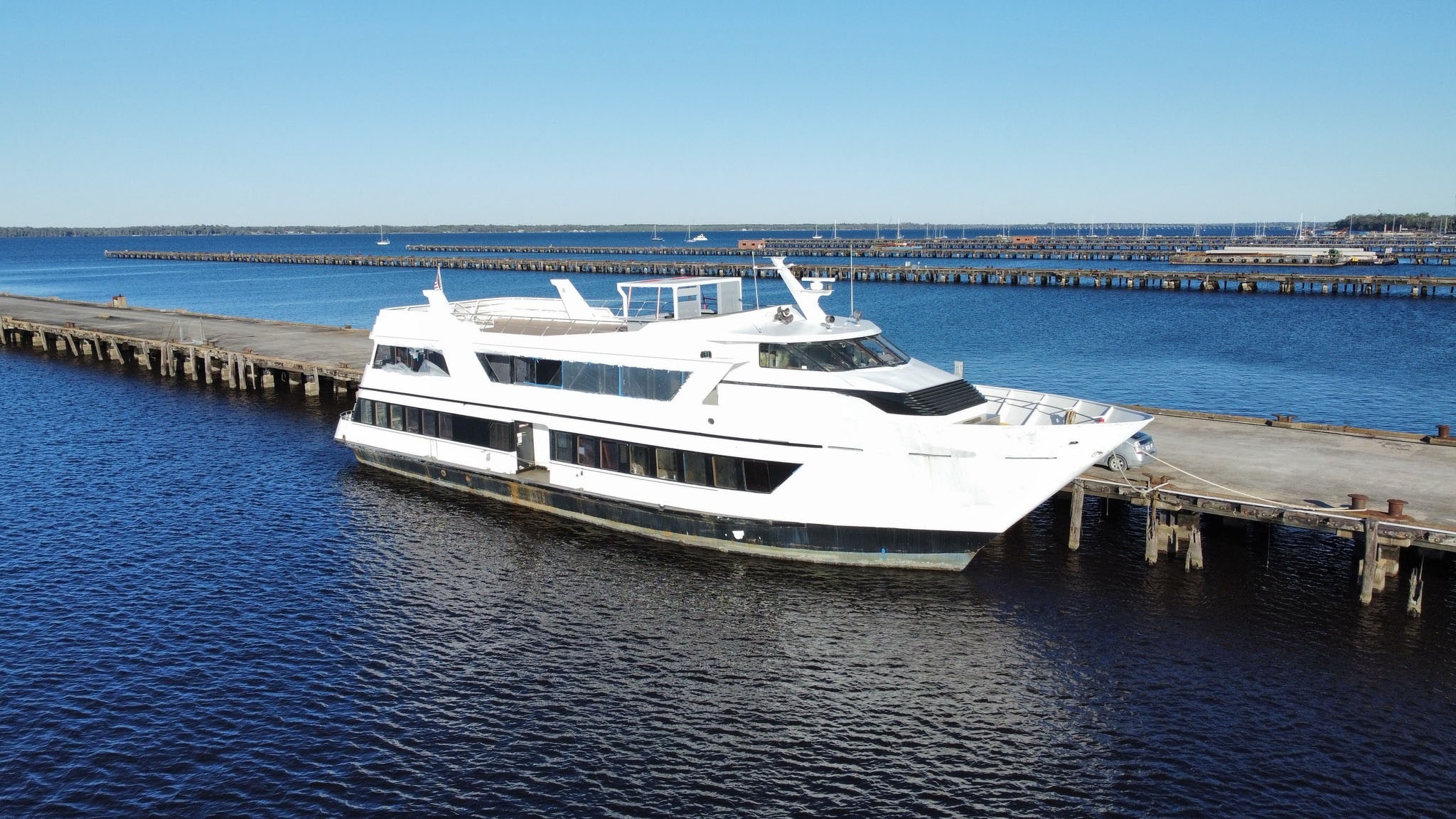 PARTY BOAT 125 in Caribbean — view 4