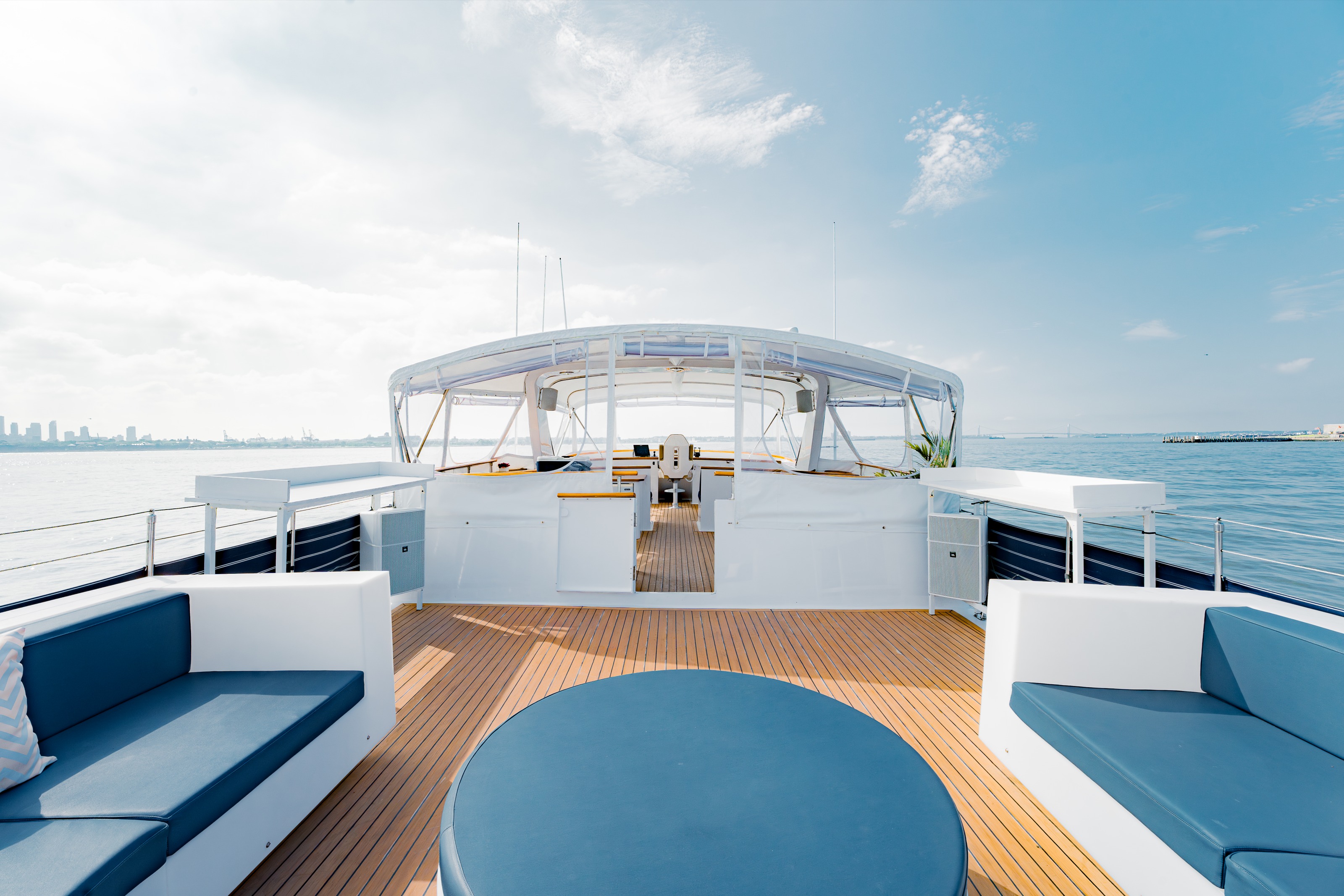 CRISS CRAFT 85 in East Coast United States — view 5