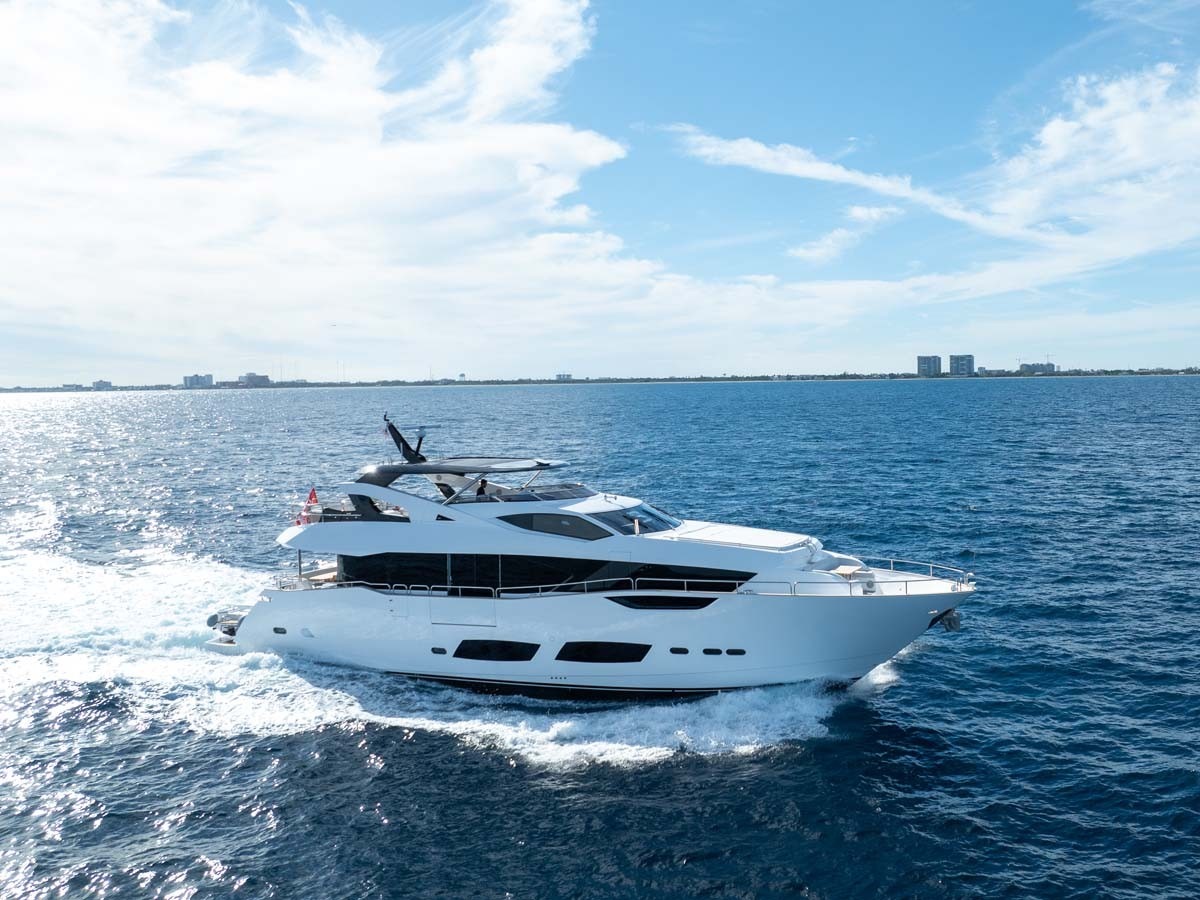 SUNSEEKER 92 — Sunseeker Motor Yacht, 28.04m, charter in Caribbean