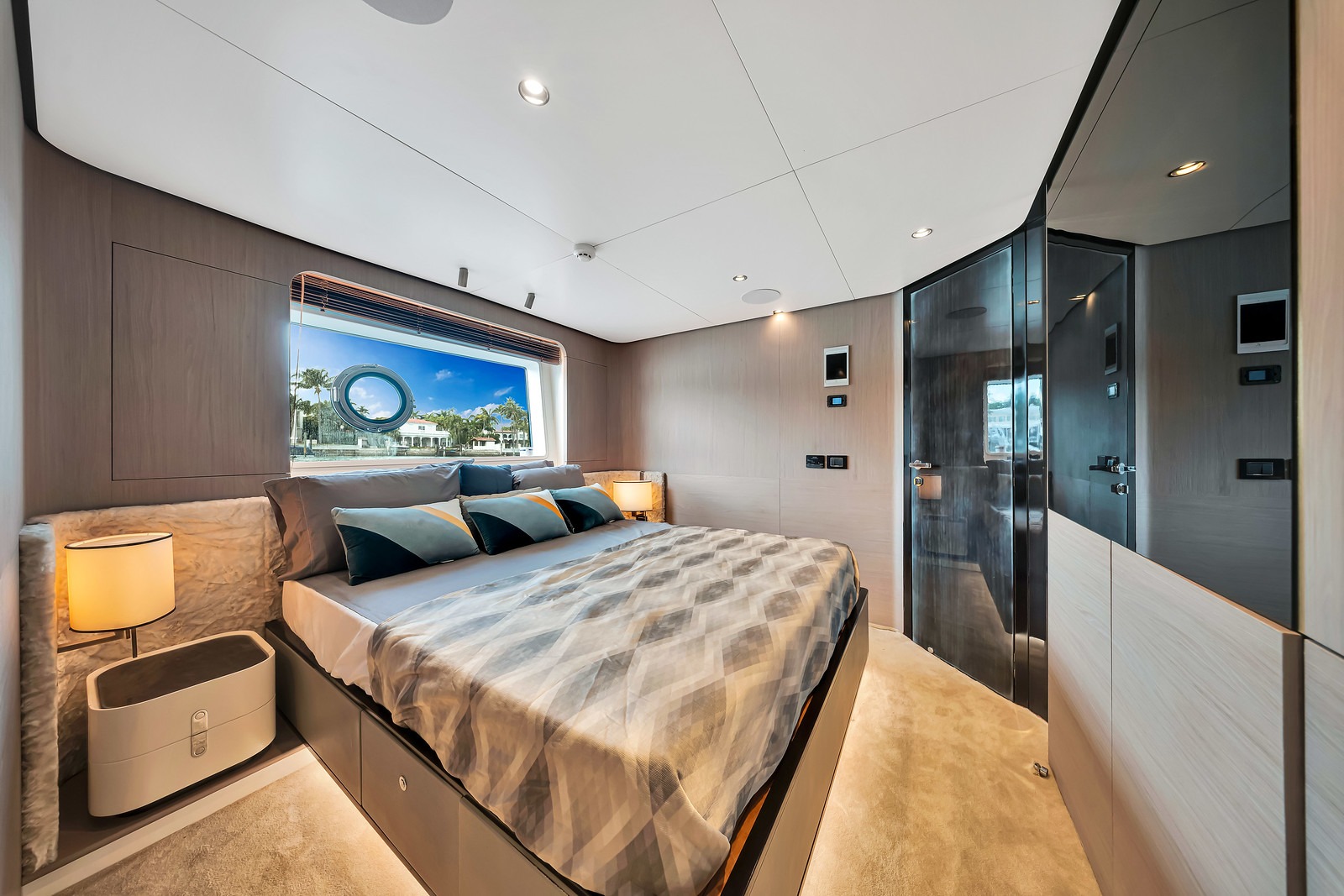 AZIMUT 27MGRANDE 88 in East Coast United States — view 6