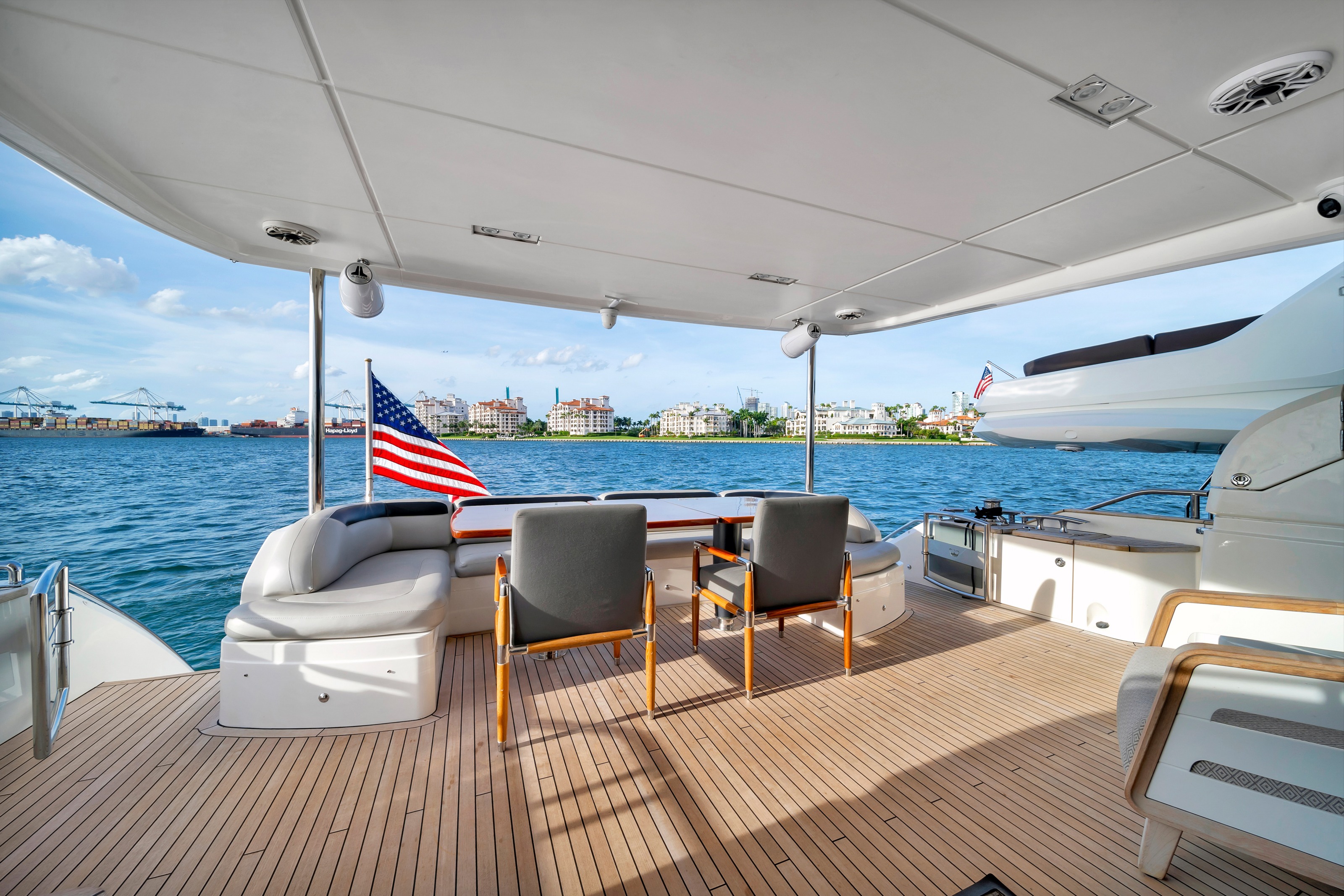 PRINCESS** 88 — Princess** Motor Yacht, 26.82m, charter in East Coast United States