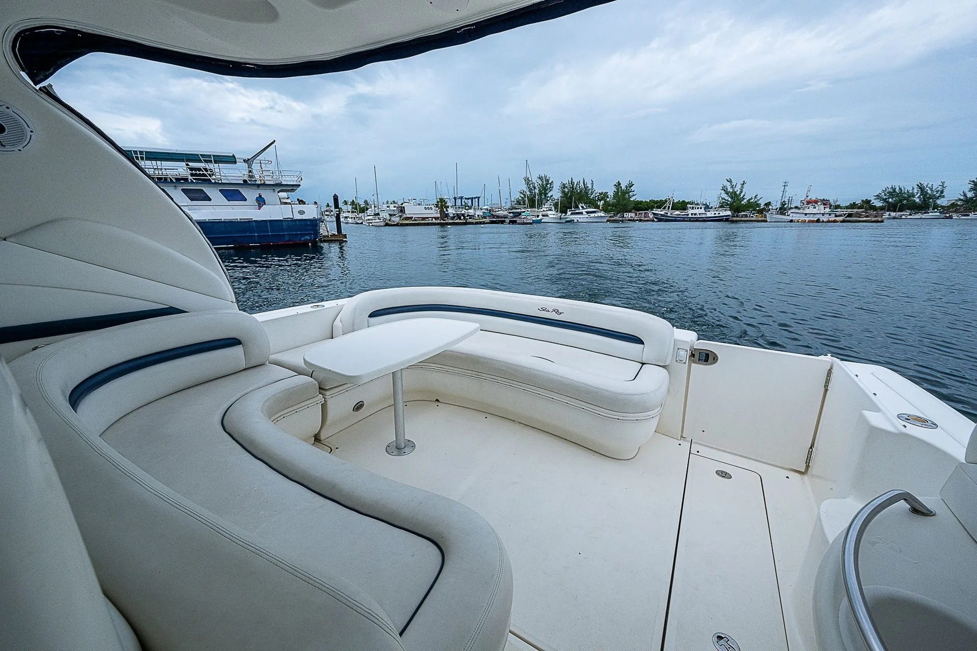 SEA RAY 46 in East Coast United States — view 2