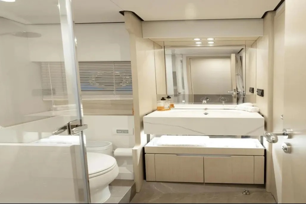 AZIMUT 70 in East Coast United States — view 16