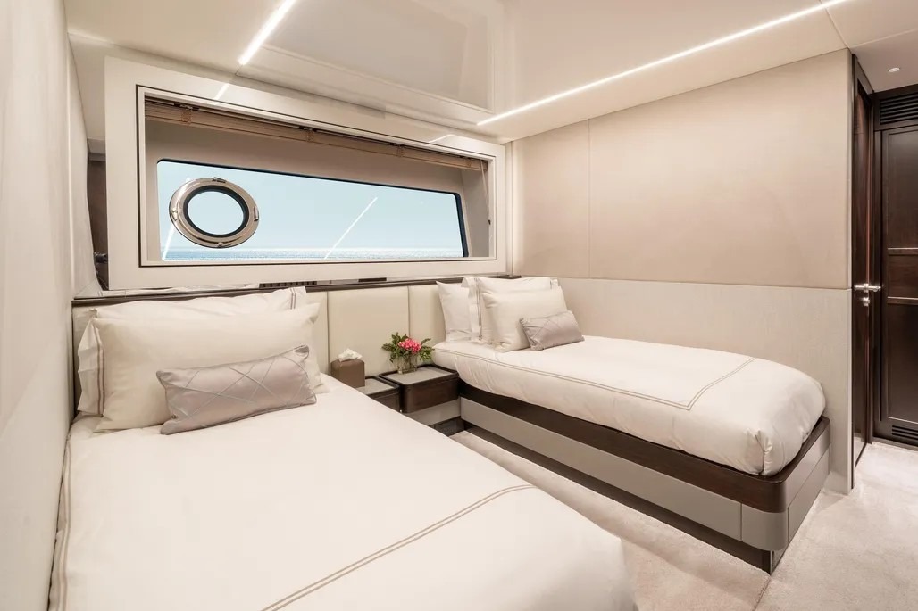 SUNSEEKER 90 in East Coast United States — view 5