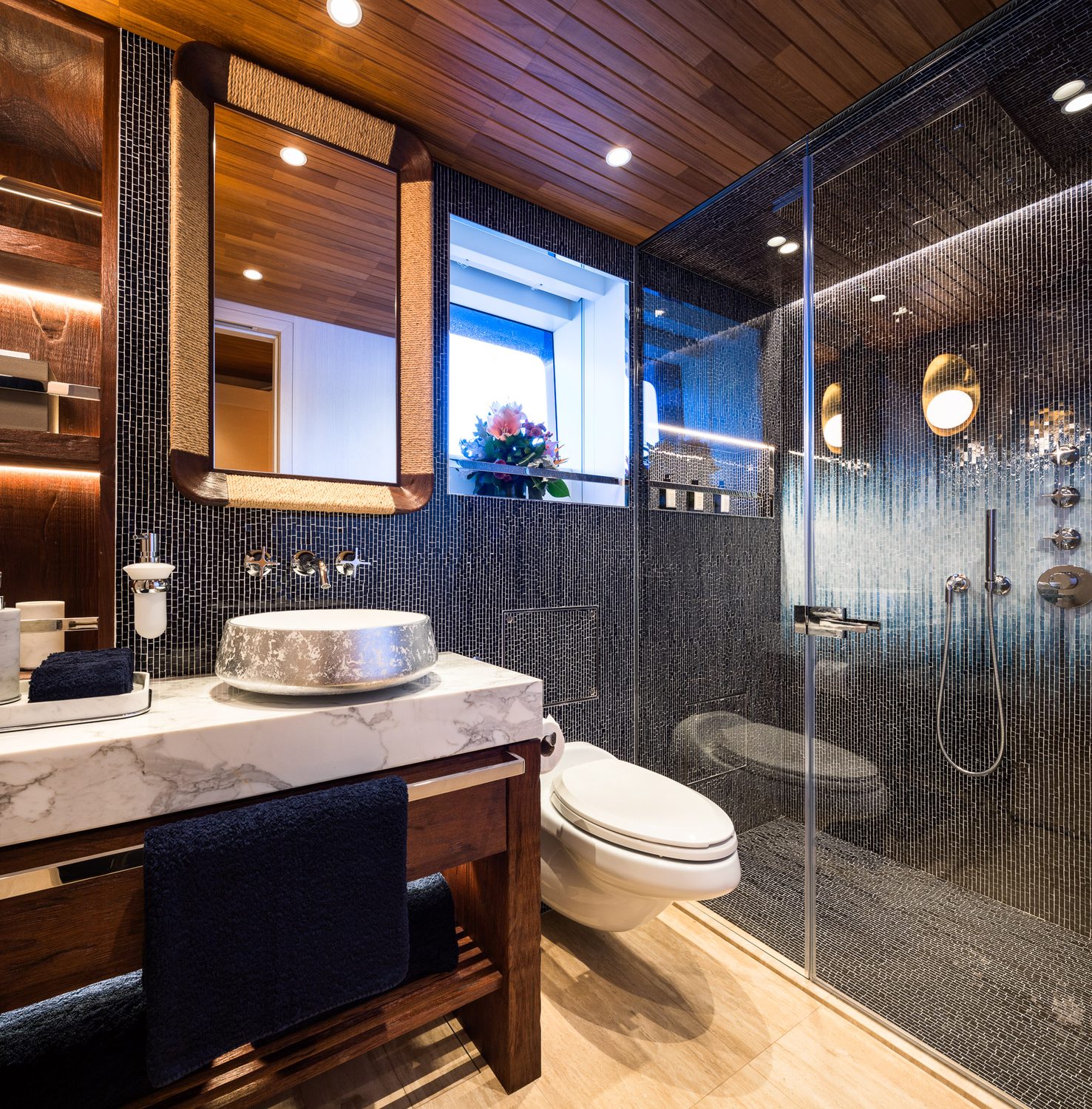 KING BENJI — Guest cabin