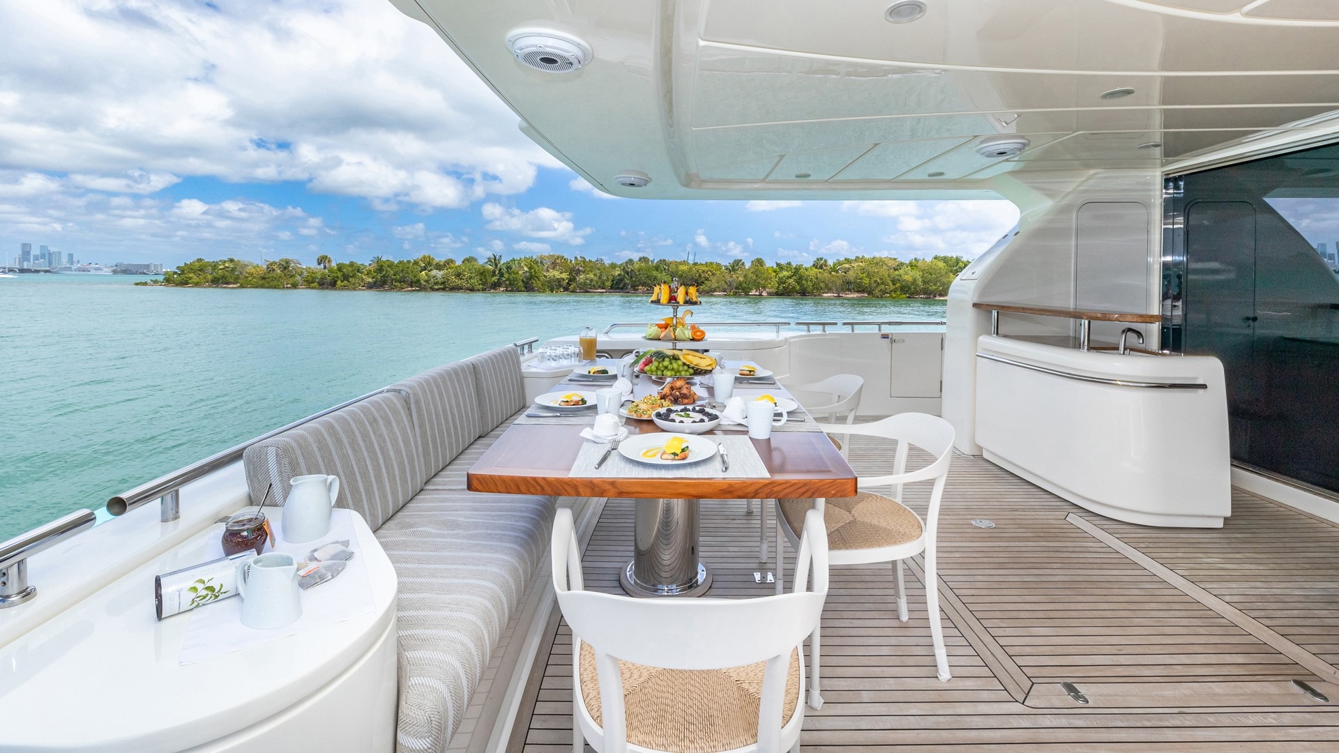 FERRETTI 89 in East Coast United States — view 5
