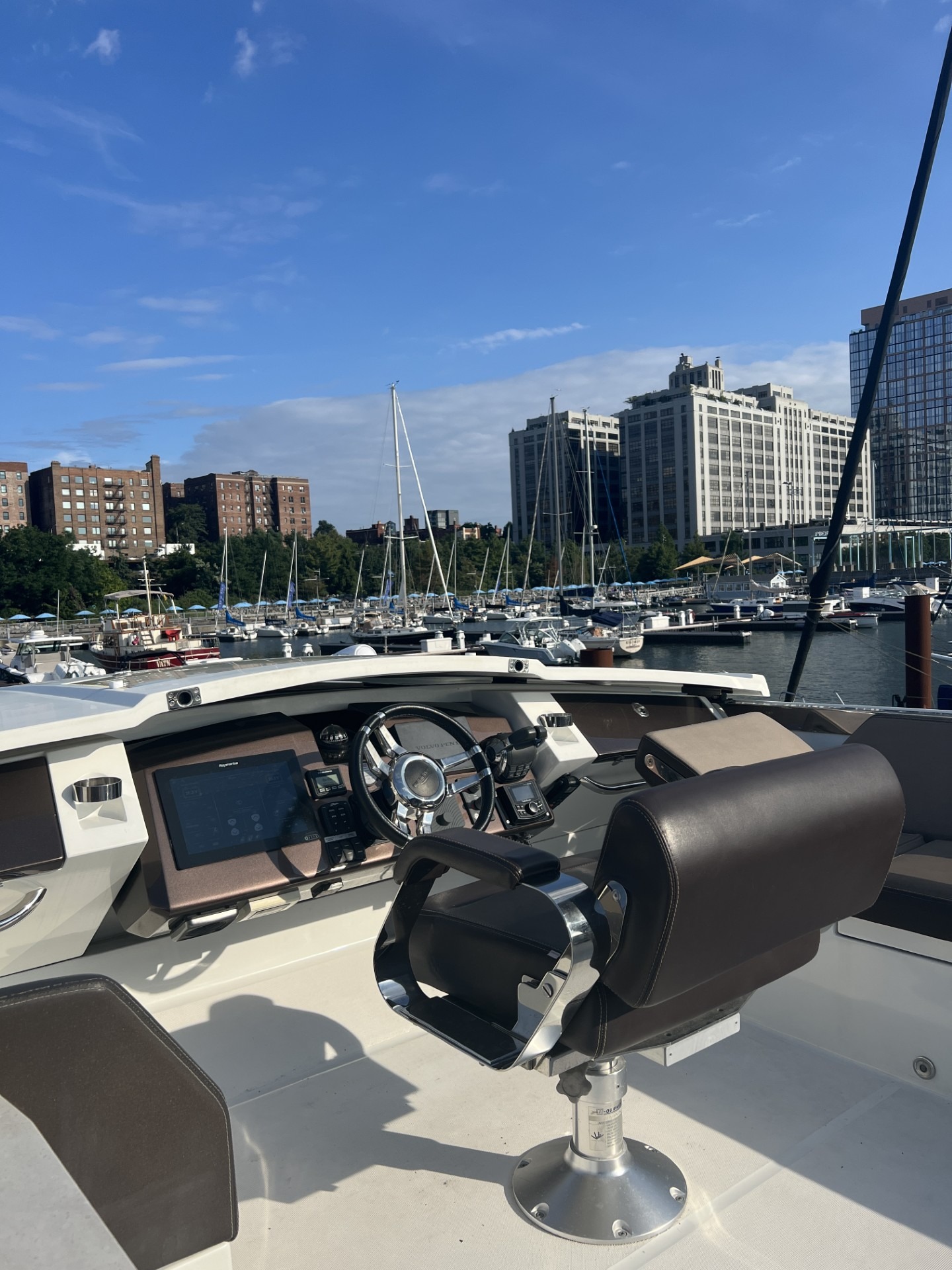 GALEON 560 SKY 56 in East Coast United States — view 4