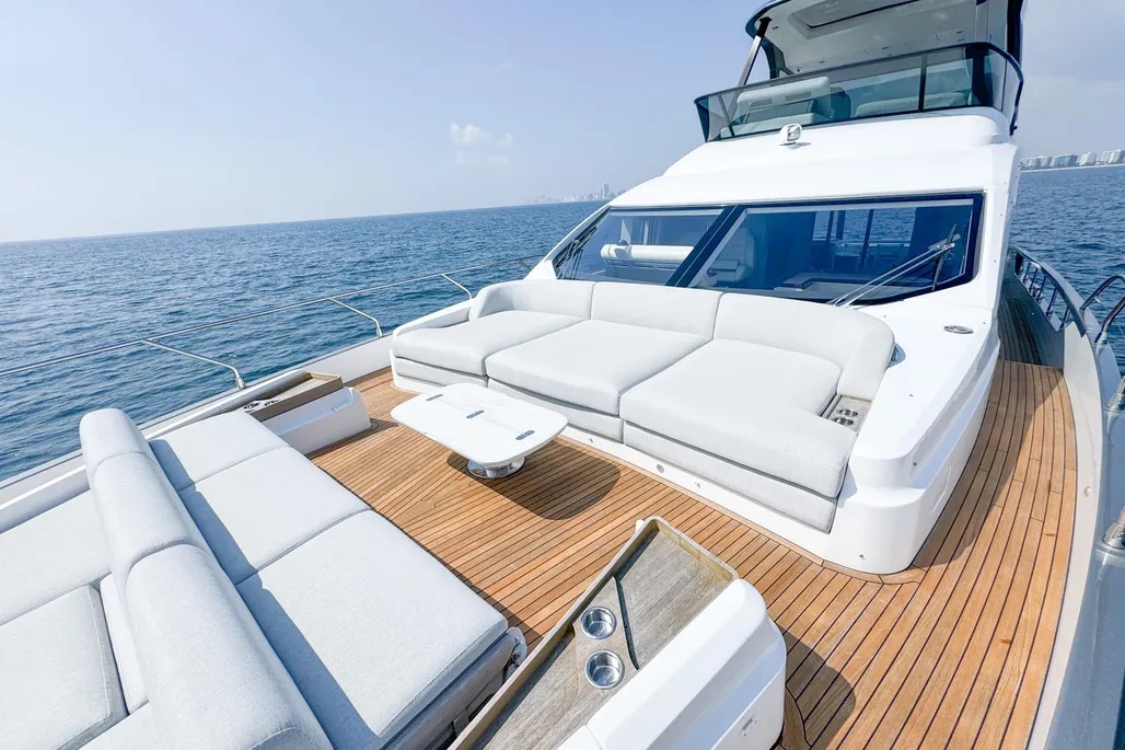 AZIMUT 70 — view 2