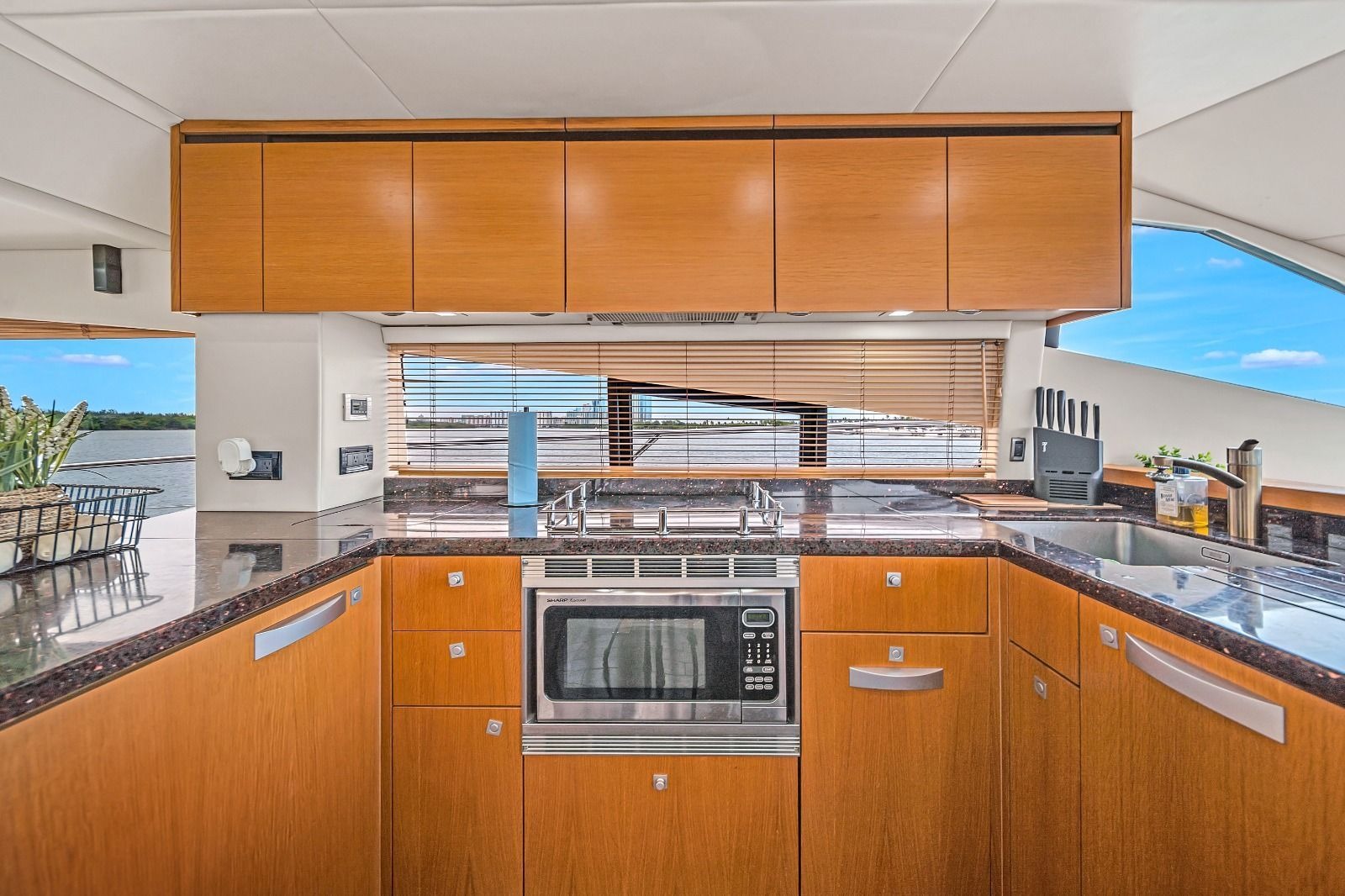 SUNSEEKER 70 in East Coast United States — view 8