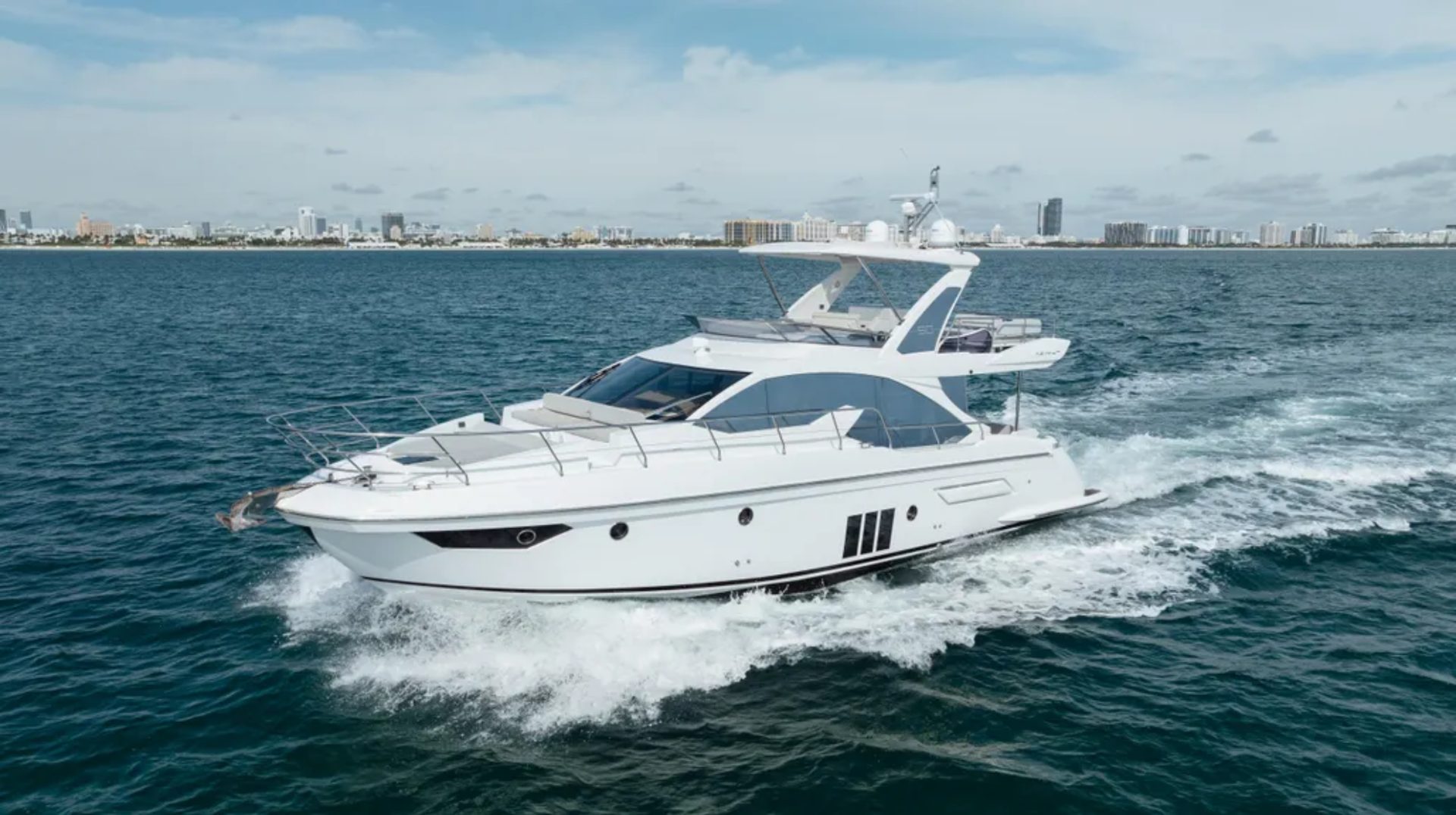 AZIMUT 50 — Azimut Motor Yacht, 15.24m, charter in East Coast United States