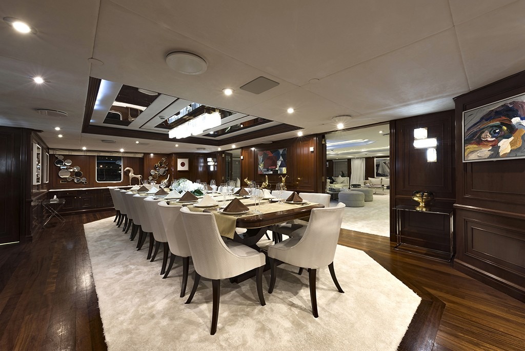 VAN DER WERF 286 in Caribbean — view 7