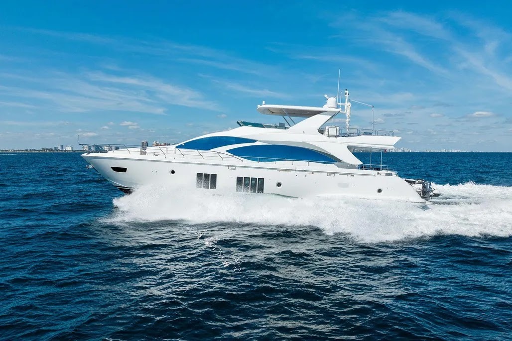 AZIMUT 88 — Azimut Motor Yacht, 26.82m, charter in East Coast United States