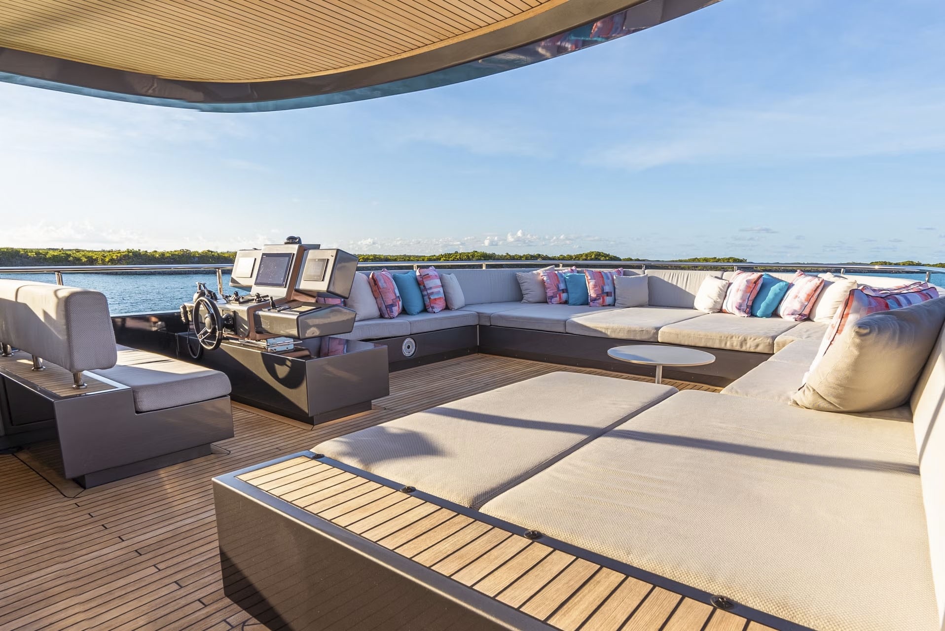 ALPHA MARINE 105 in Caribbean — view 5