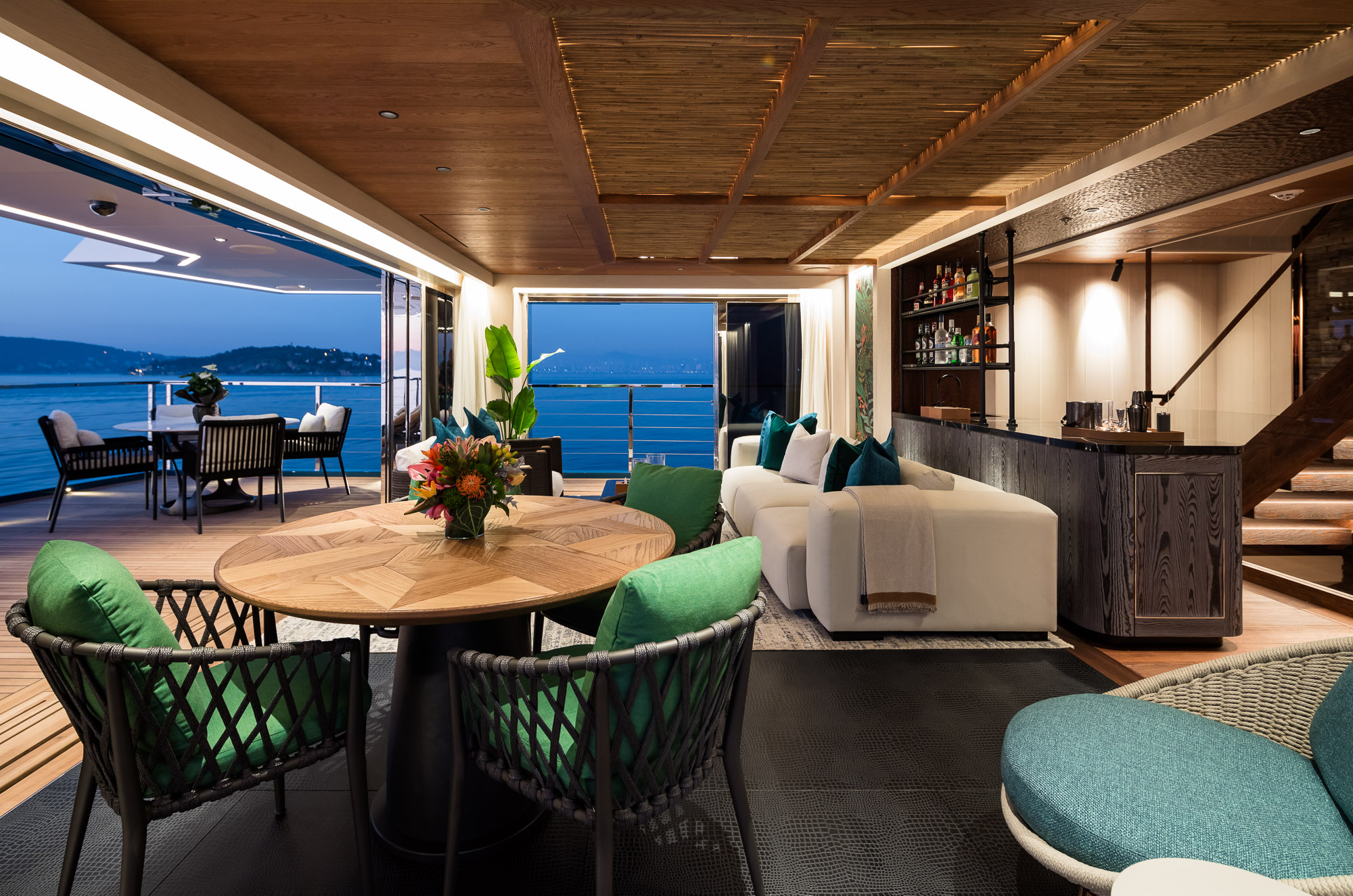 KING BENJI — Sky lounge