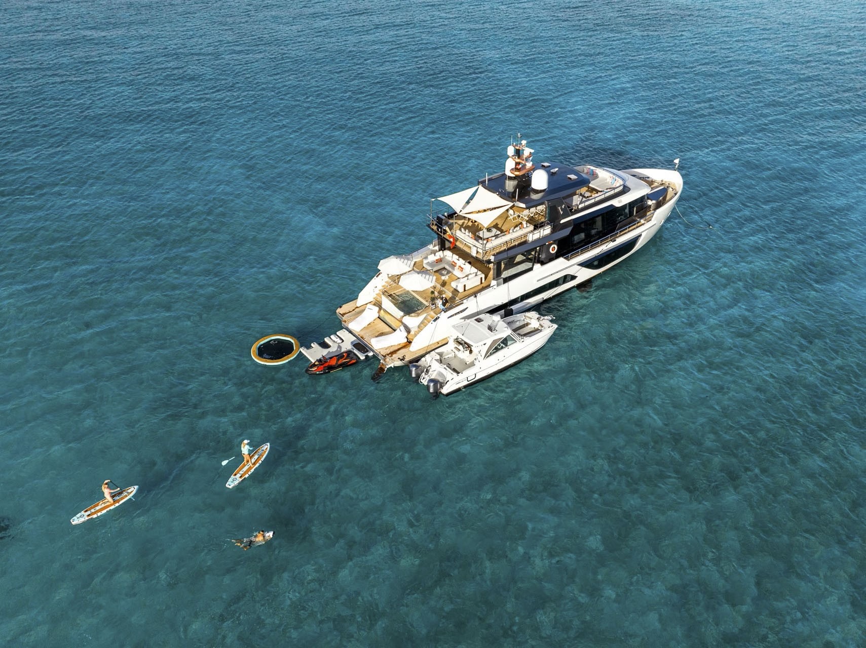 ALPHA MARINE 105 in Caribbean — view 2