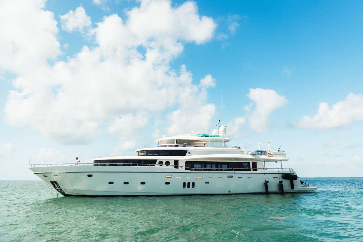 JOHNSON 103 in Caribbean — view 2