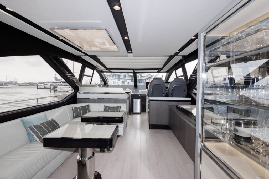 AZIMUT S7 70 in East Coast United States — view 6