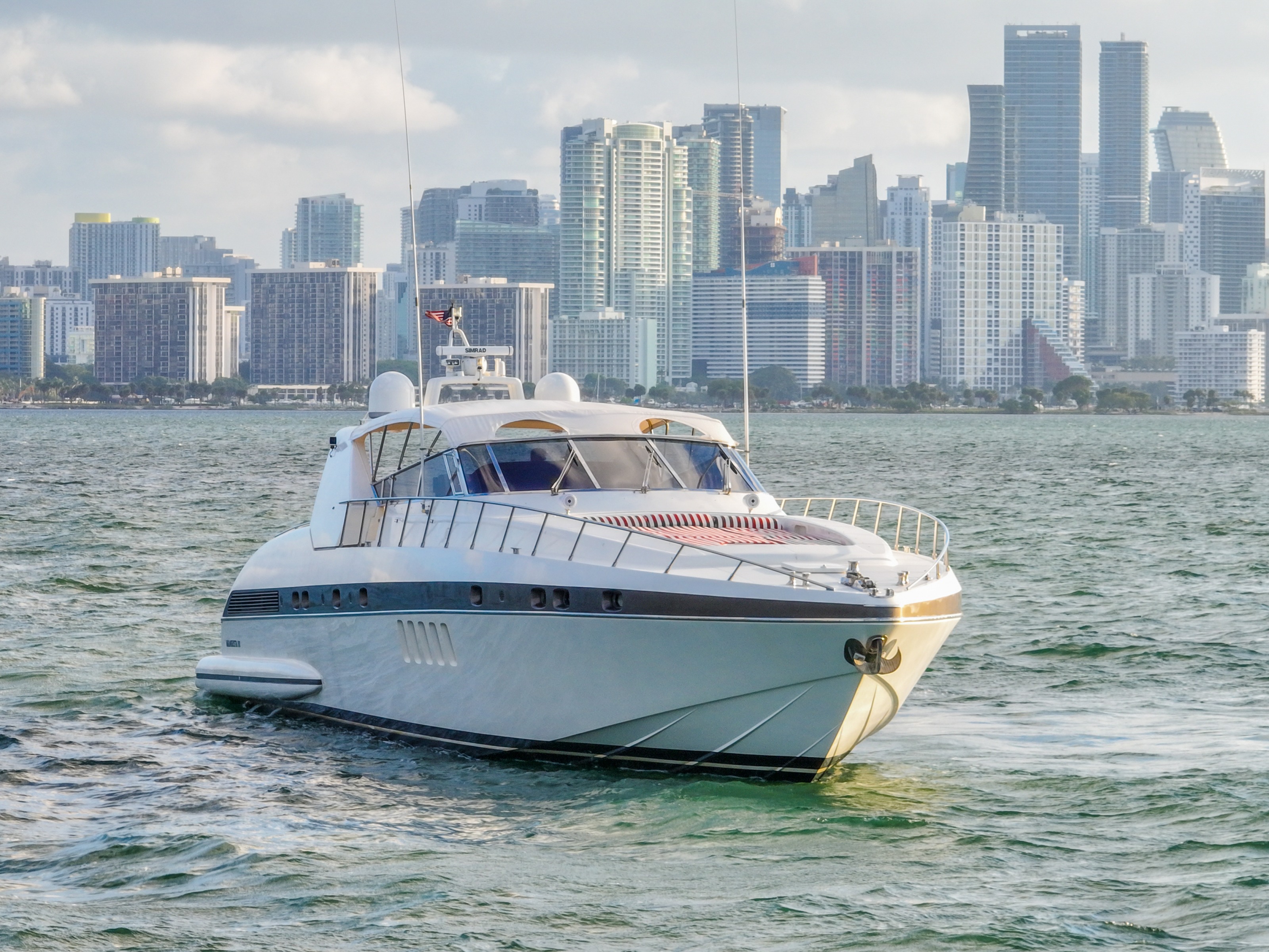 MANGUSTA 84 in East Coast United States — view 3