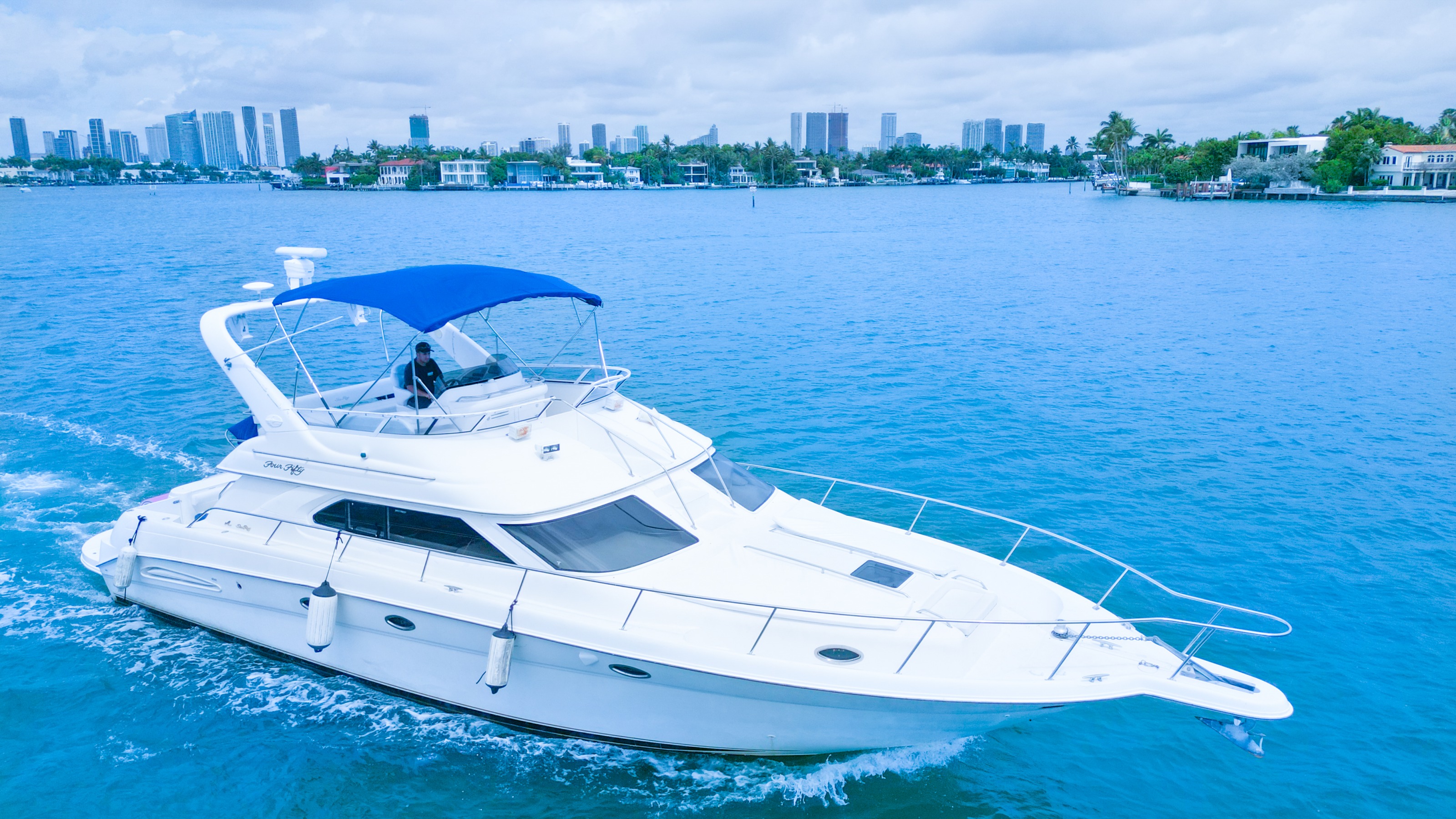 SEA RAY 51 15.54m Sea Ray luxury charter yacht in East Coast United States