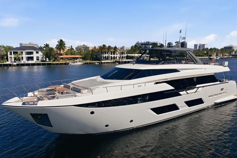 FERRETTI 92 in East Coast United States — view 2