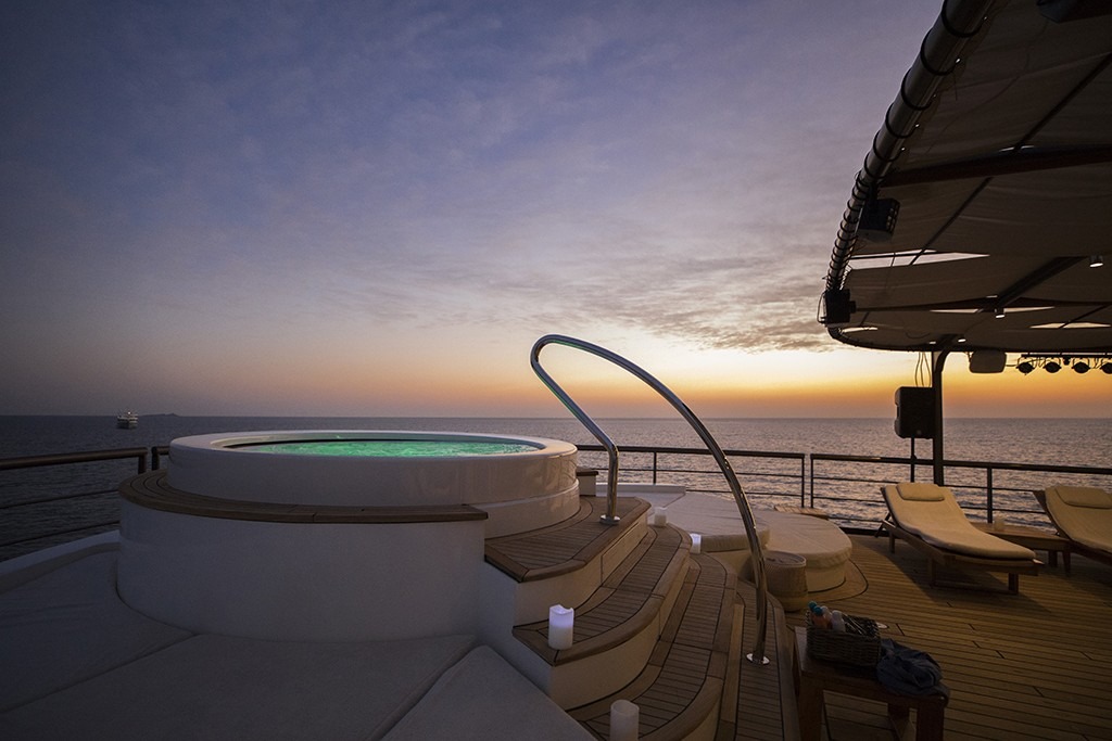 VAN DER WERF 286 in Caribbean — view 6