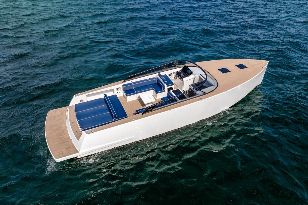 VANDUTCH 48 — view 4