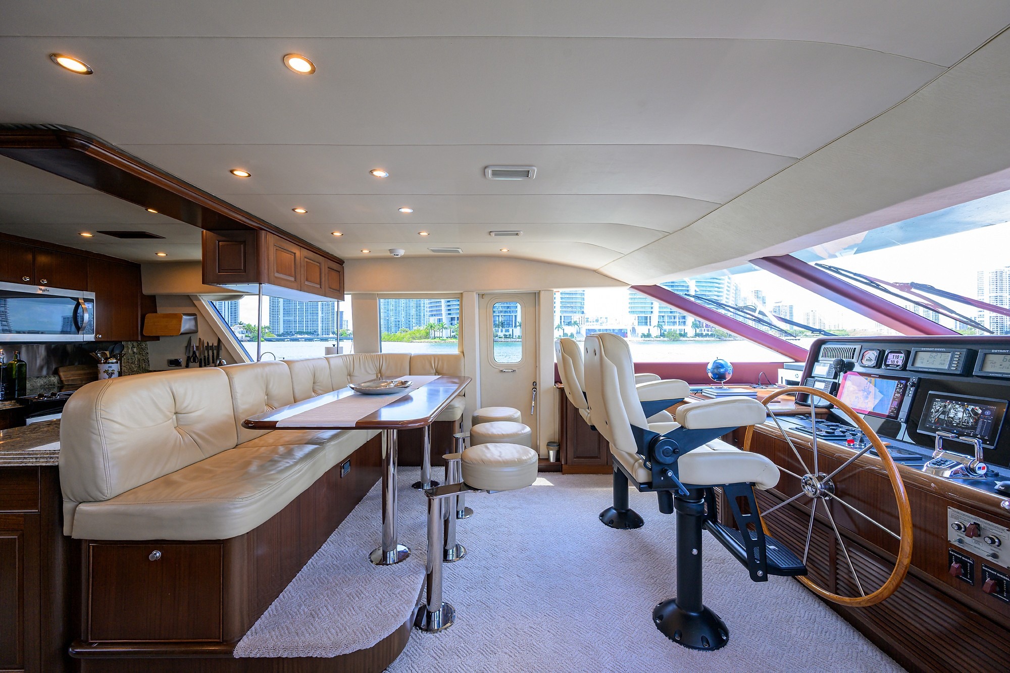 PACIFIC MARINER 85 in East Coast United States — view 6