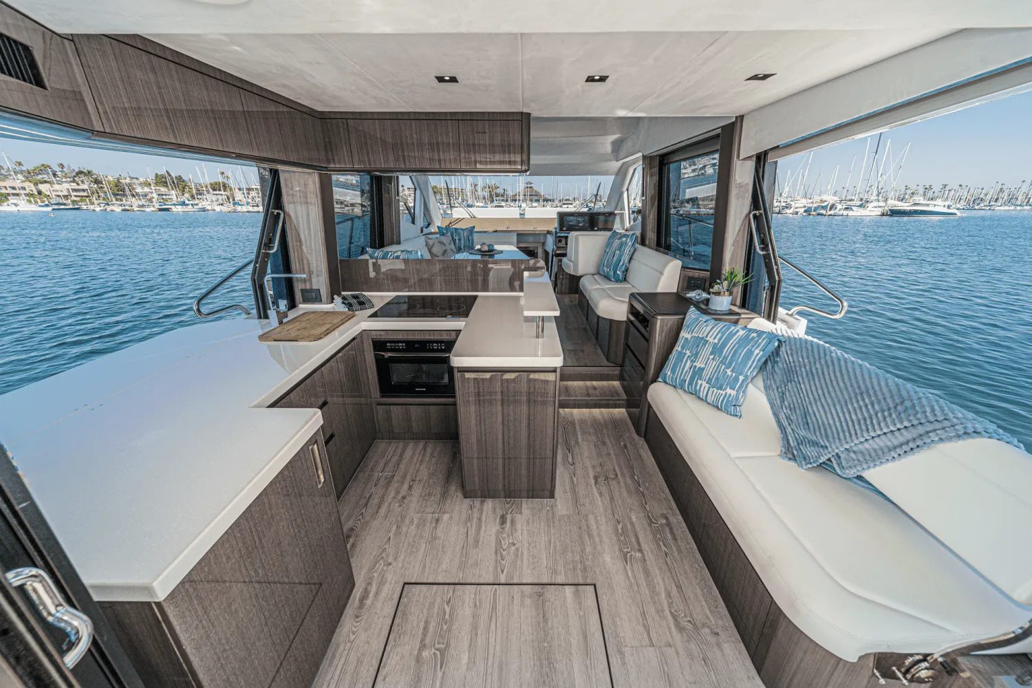 GALEON 53 — Galeon Motor Yacht, 16.15m, charter in East Coast United States