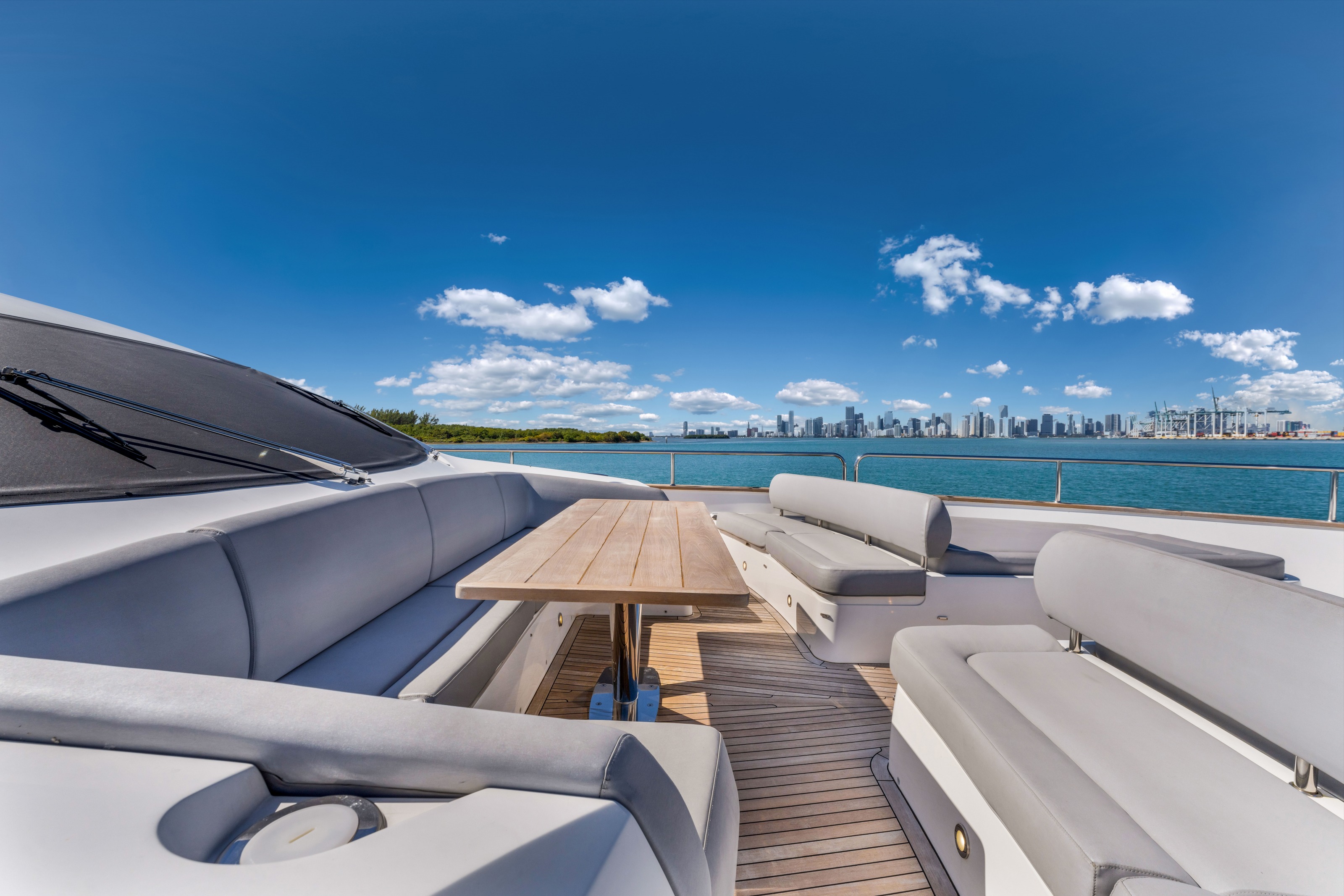 SUNSEEKER 96 in East Coast United States — view 6