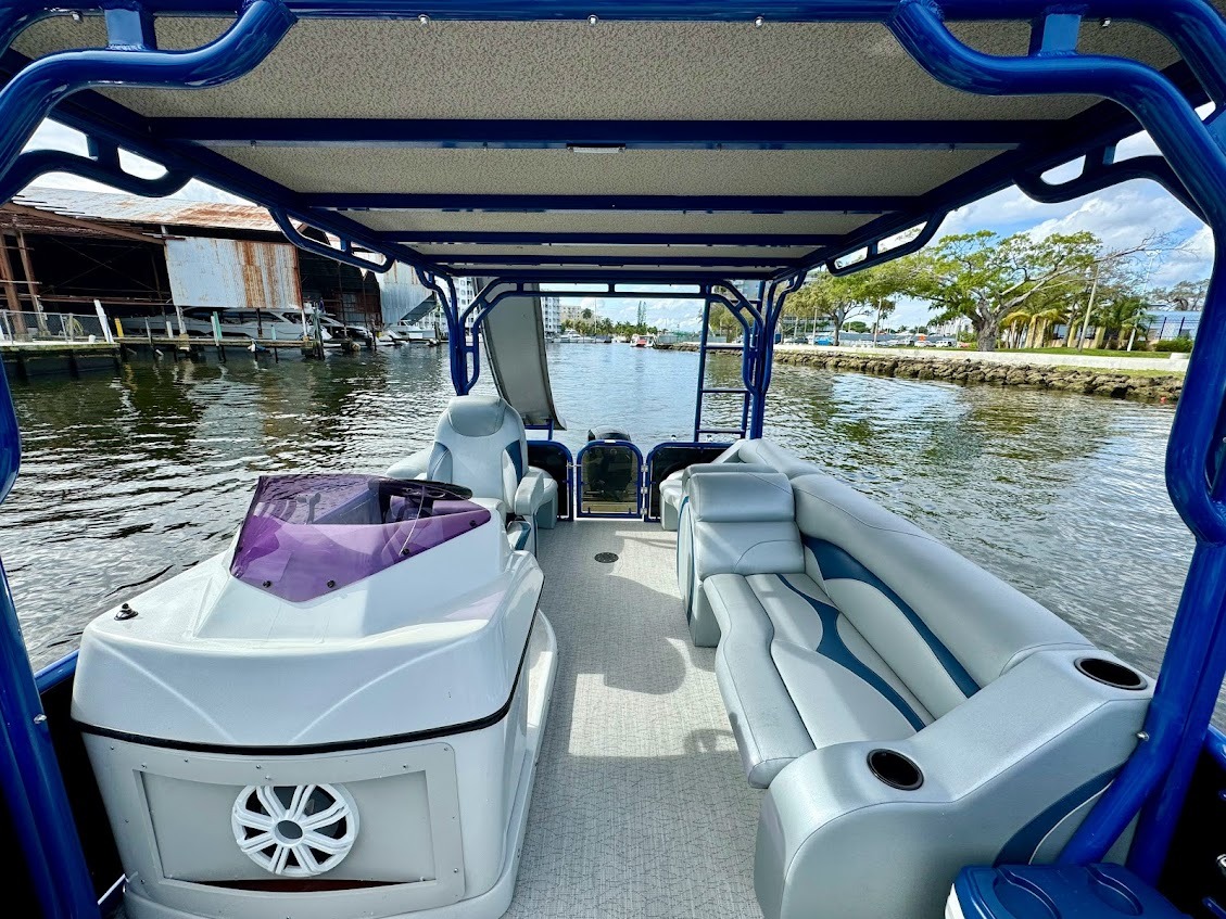 PONTOON BOAT IN MIAMI 30 in East Coast United States — view 7