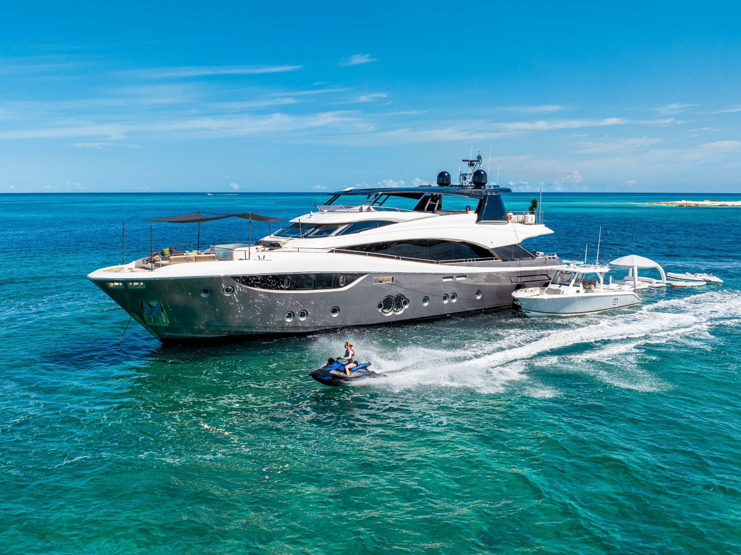 MONTE CARLO 105 luxury yacht charter Exumas