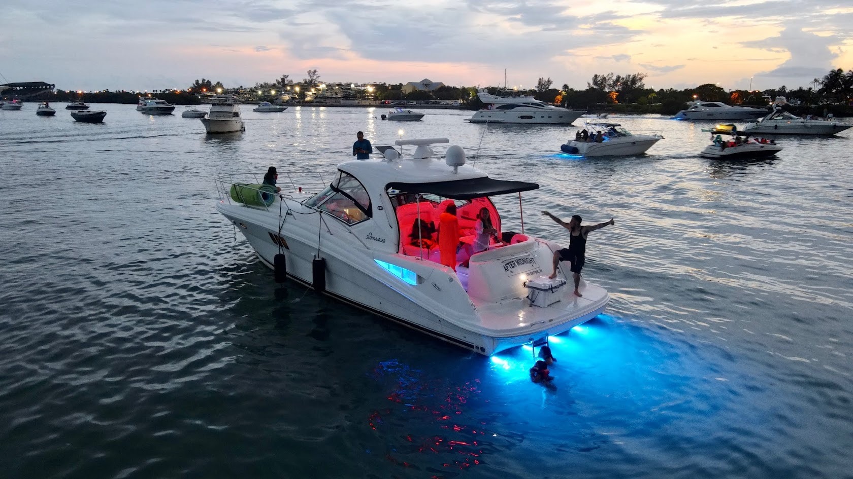 SEARAY SUNDANCER 44 13.41m Searay Sundancer luxury charter yacht in East Coast United States