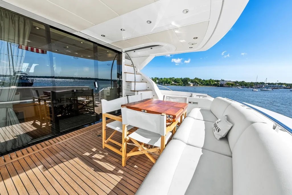 SUNSEEKER MANHATTAN 68 in East Coast United States — view 7
