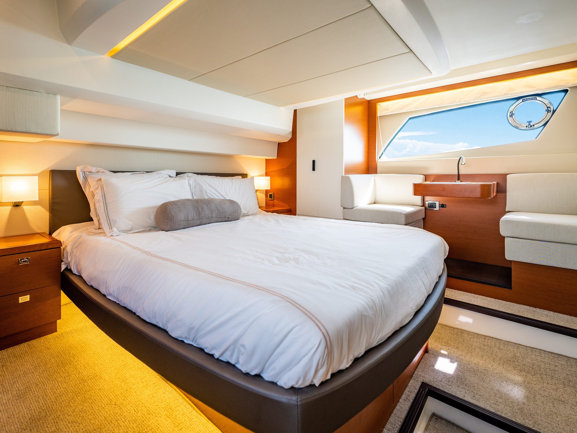 PRESTIGE 52 FLY in East Coast United States — view 12
