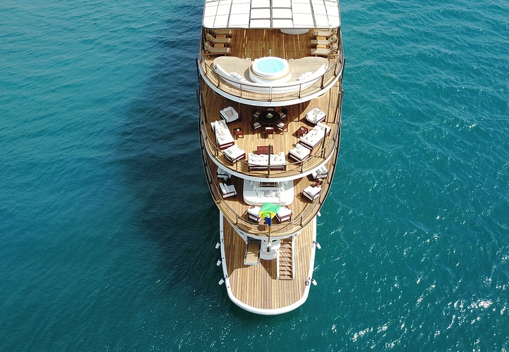 VAN DER WERF 286 in Caribbean — view 3