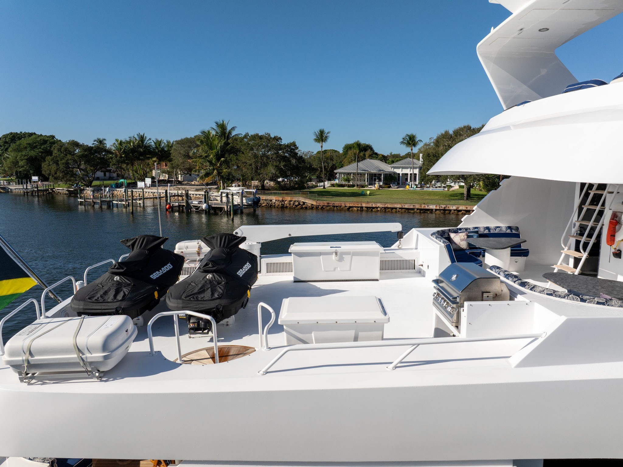 HATTERAS 120 in East Coast United States — view 7