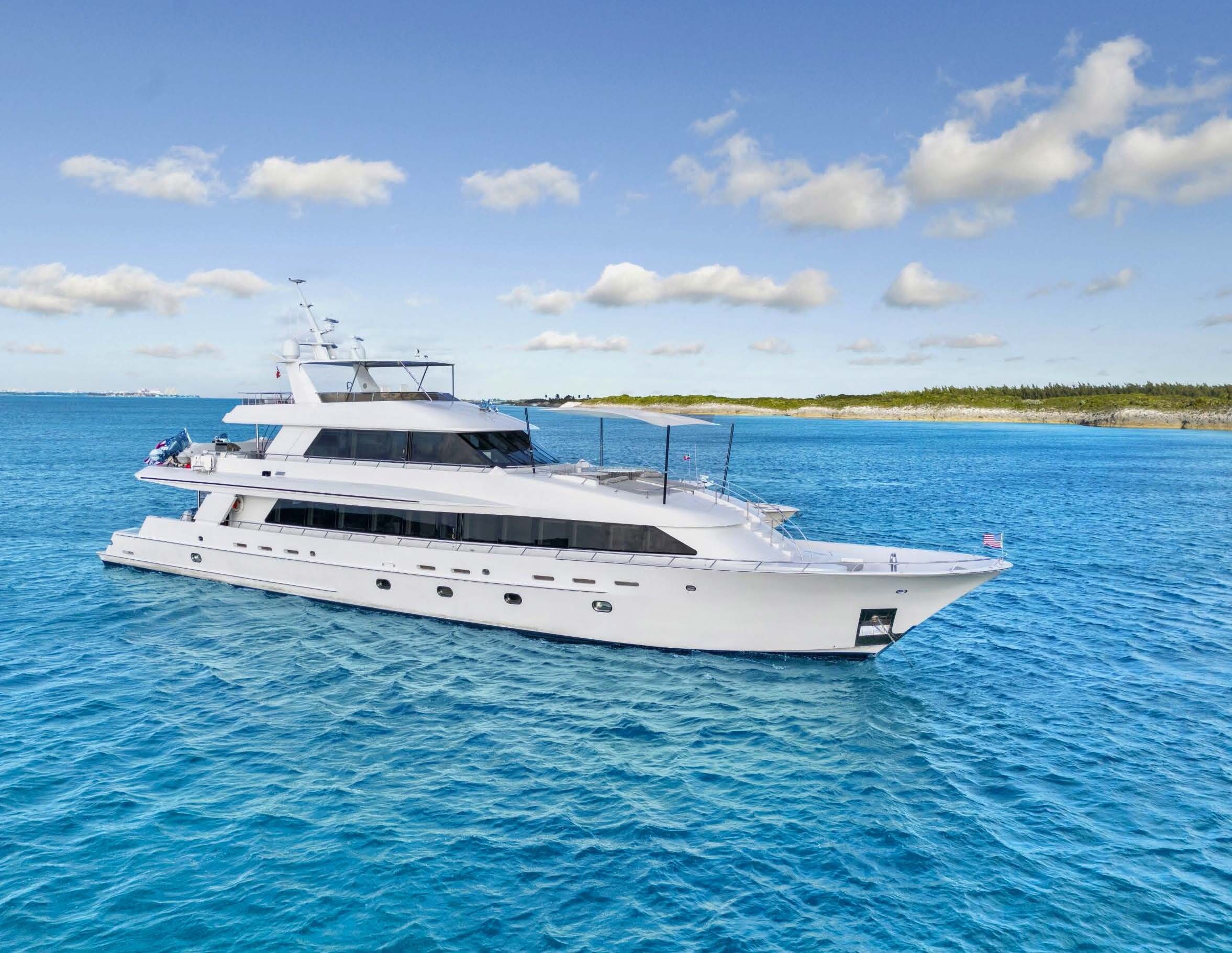 SOVEREIGN YACHTS 125