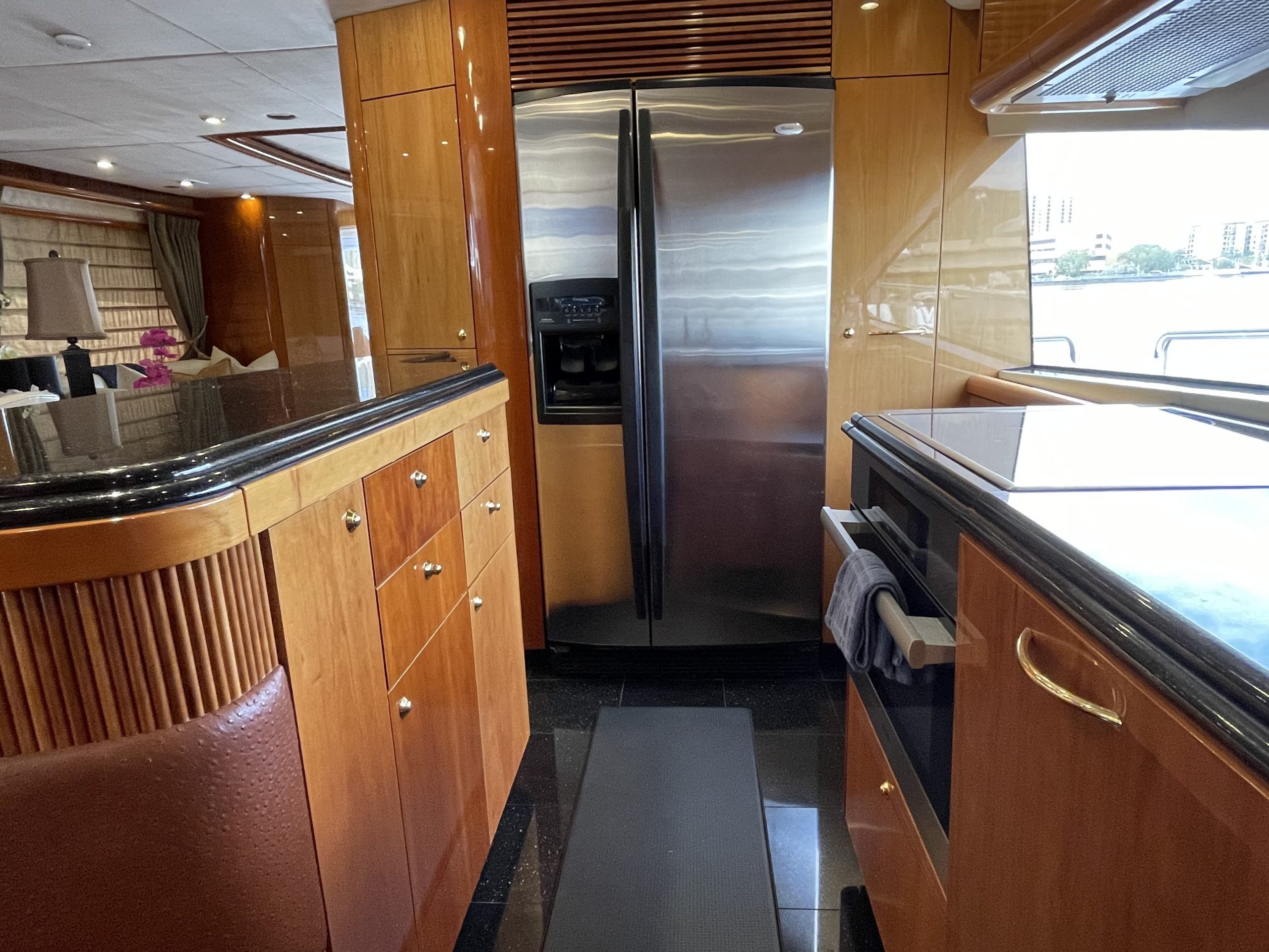 SUNSEEKER MANHATTAN 83 in East Coast United States — view 8