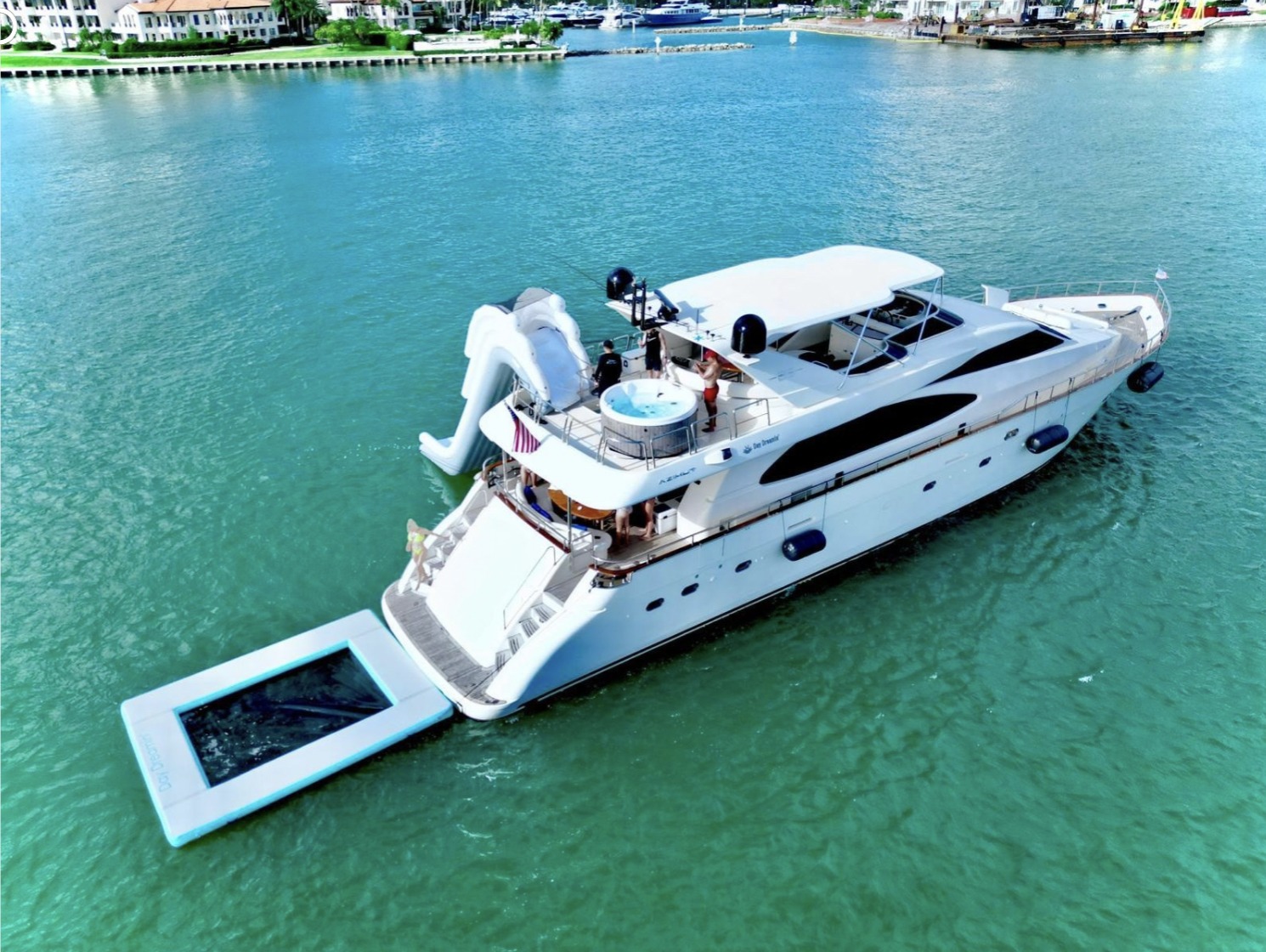 AZIMUT 90 — Azimut Motor Yacht, 27.43m, charter in East Coast United States