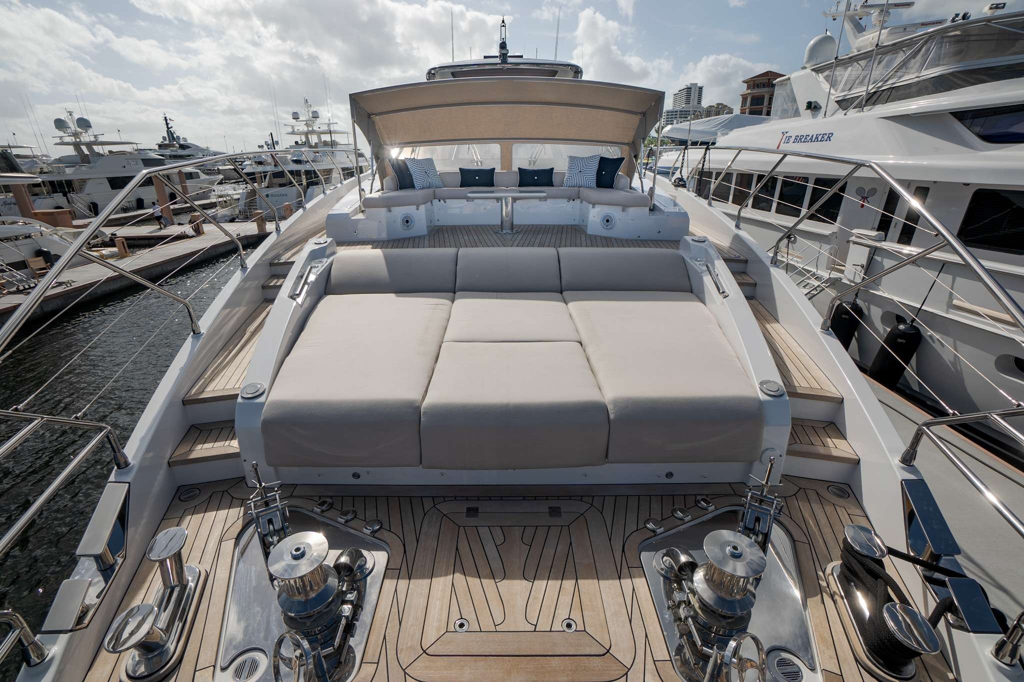 AZIMUT 88 in Caribbean — view 4