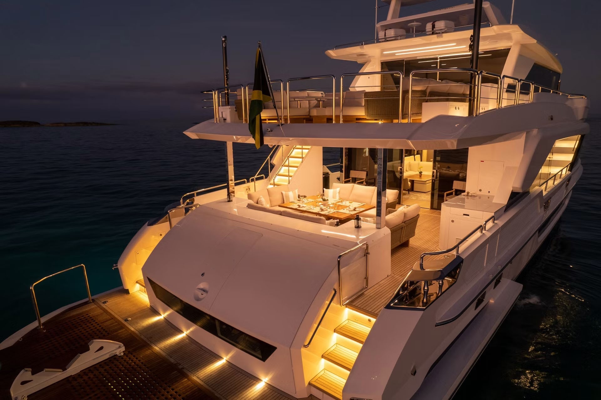 HORIZON 90 in Caribbean — view 5