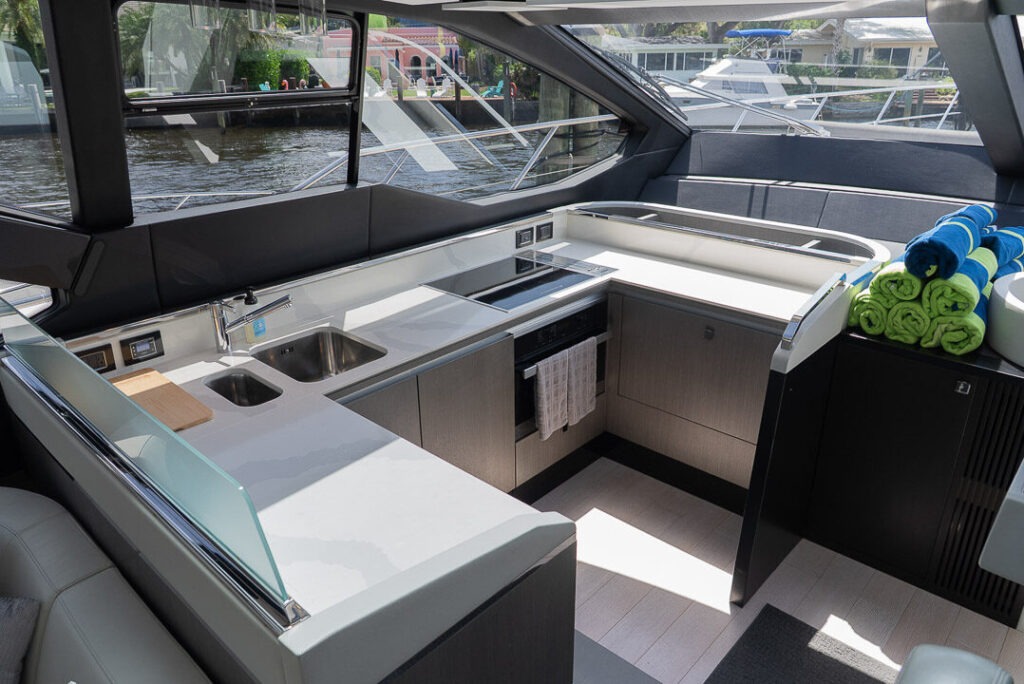 AZIMUT S7 70 in East Coast United States — view 8